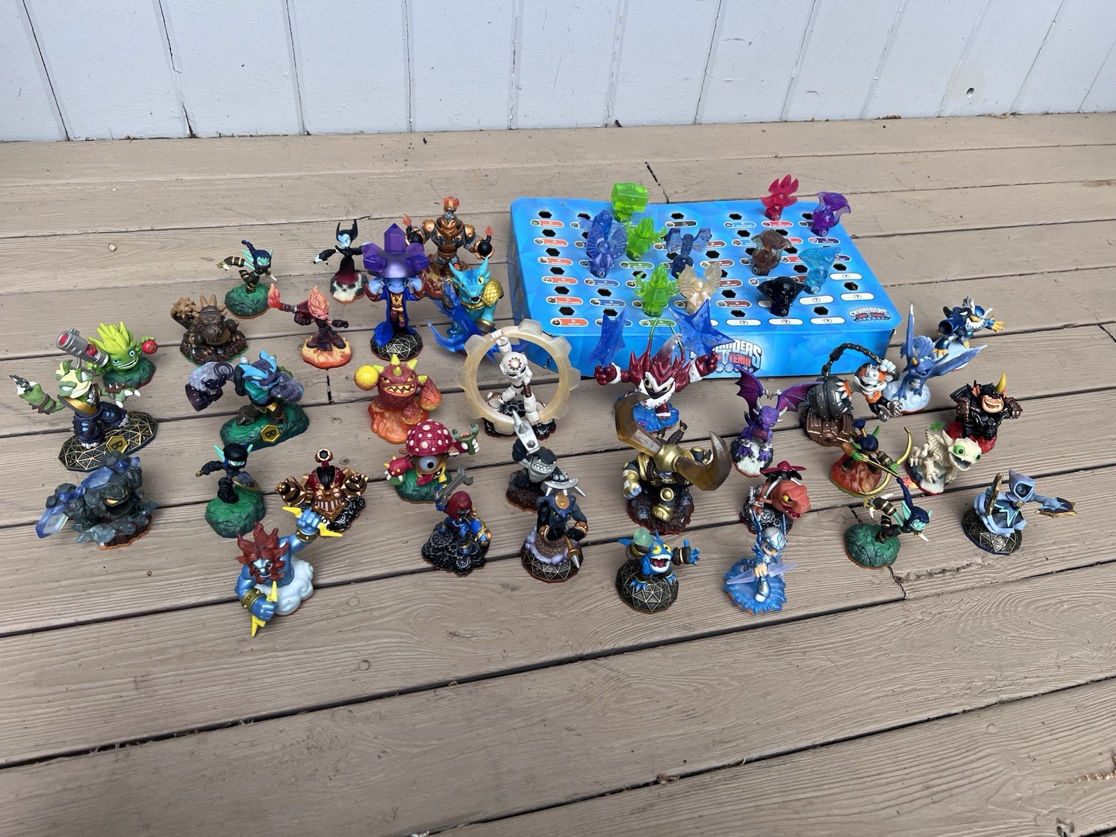SKYLANDERS Figures Huge Lot Swap force Trap Team Chest Crystal Traps Crate
