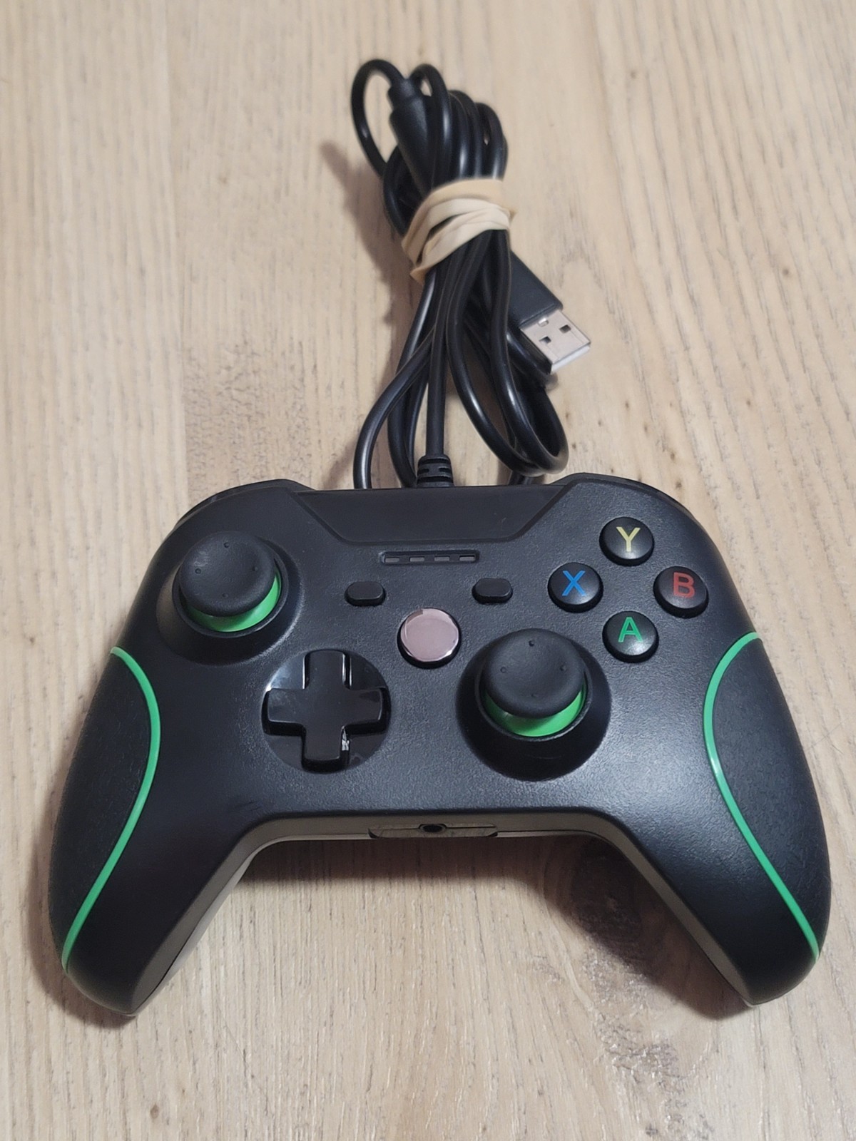 Wired Controller Black & Green – Model HSY-008 fot Xbox One