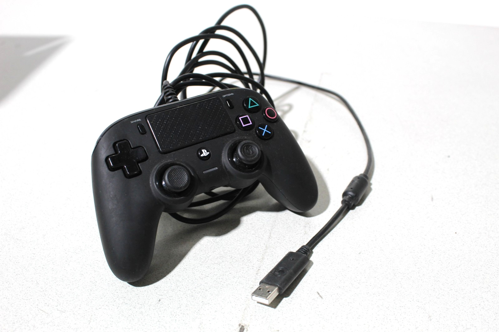 NACON Wired Compact Controller for PS4/PC – Black