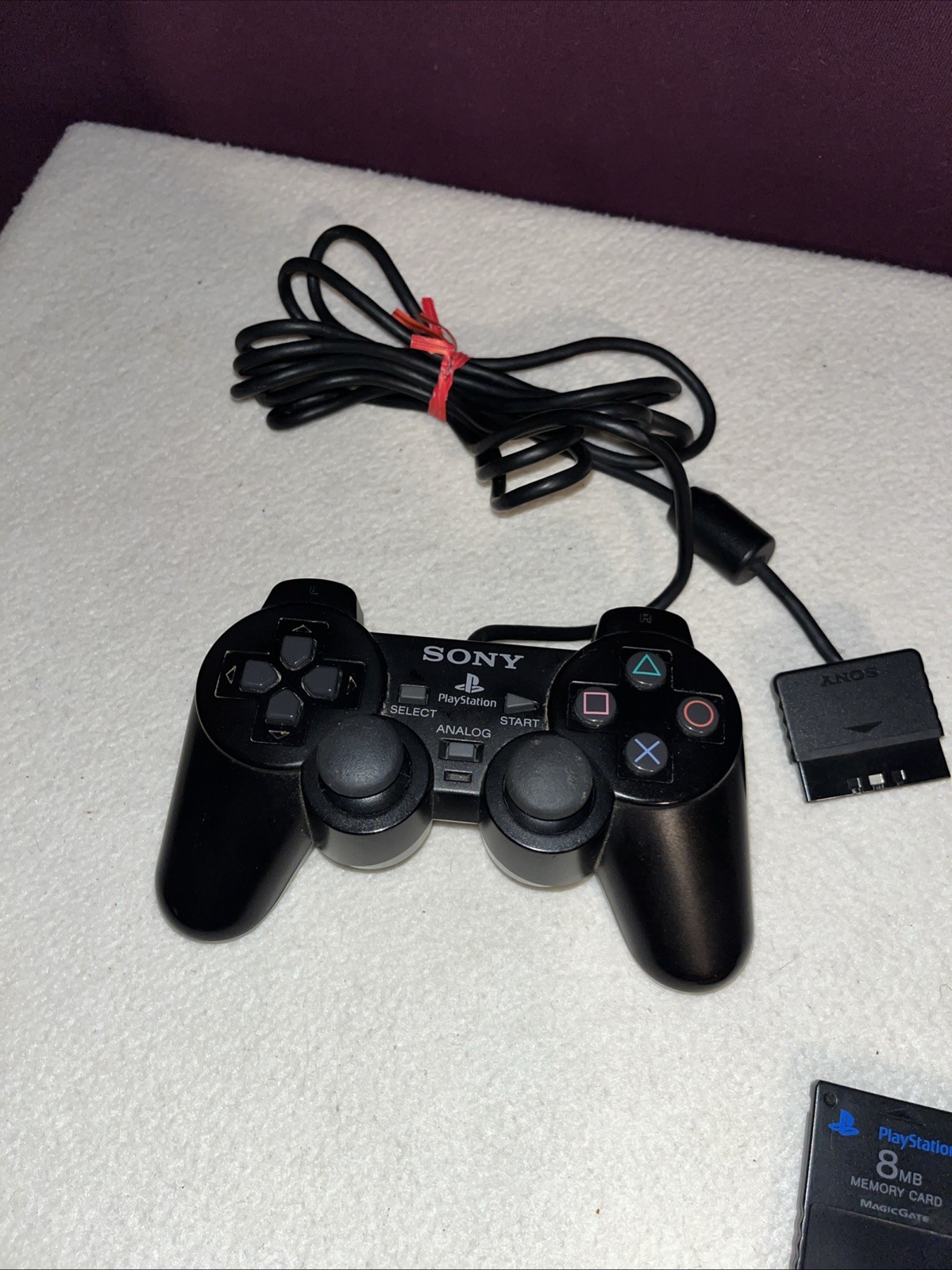 2x PLAYSTATION 2 PS2 Sony Controllers SCPH-10010 & SCPH-110 & 2 Memory 8mg Cards