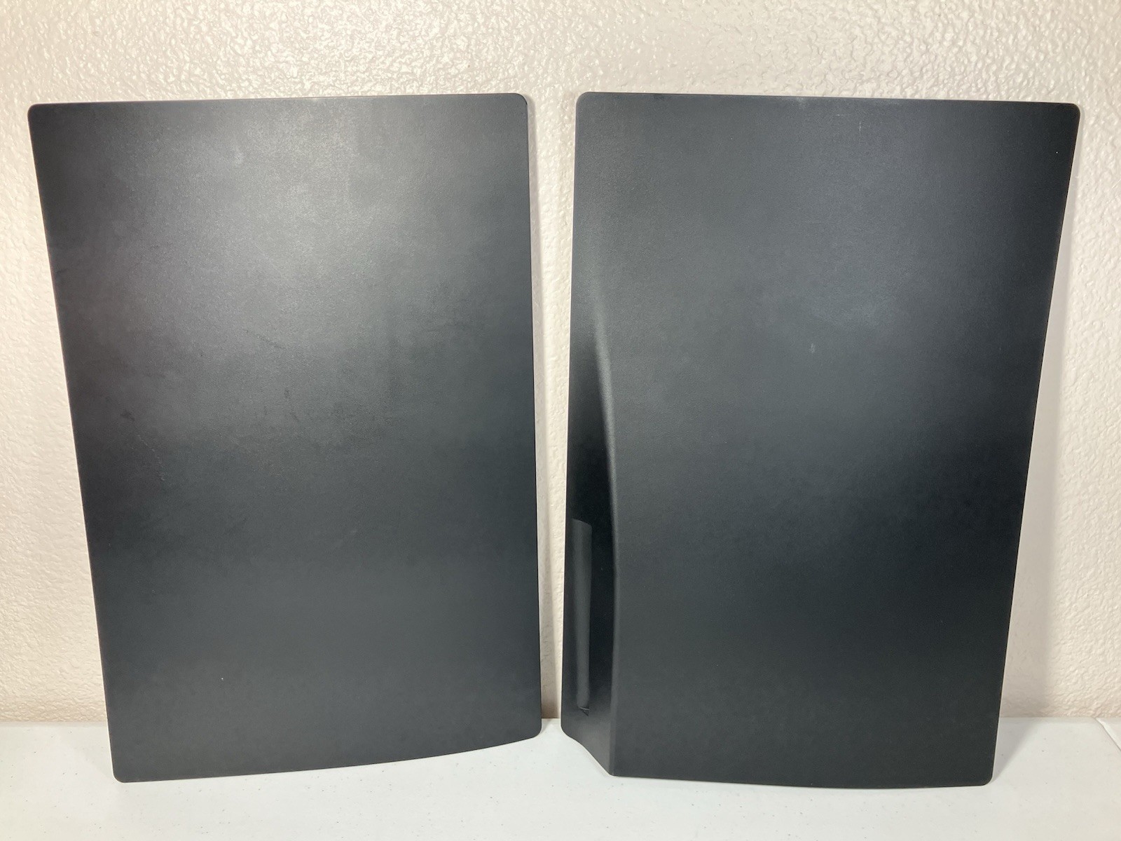 Dbrand Side Plates for Original PlayStation 5 Blue-Ray Disc Edition – Black