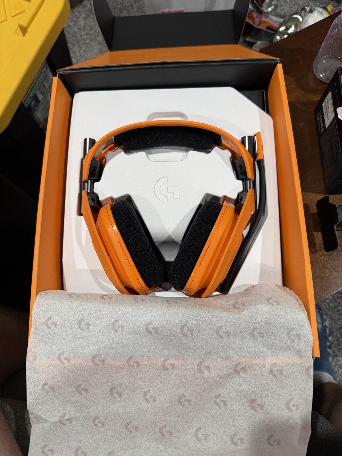 Logitech – Astro A50 X McLaren Edition LIGHTSPEED Wireless Gaming Headset + Base