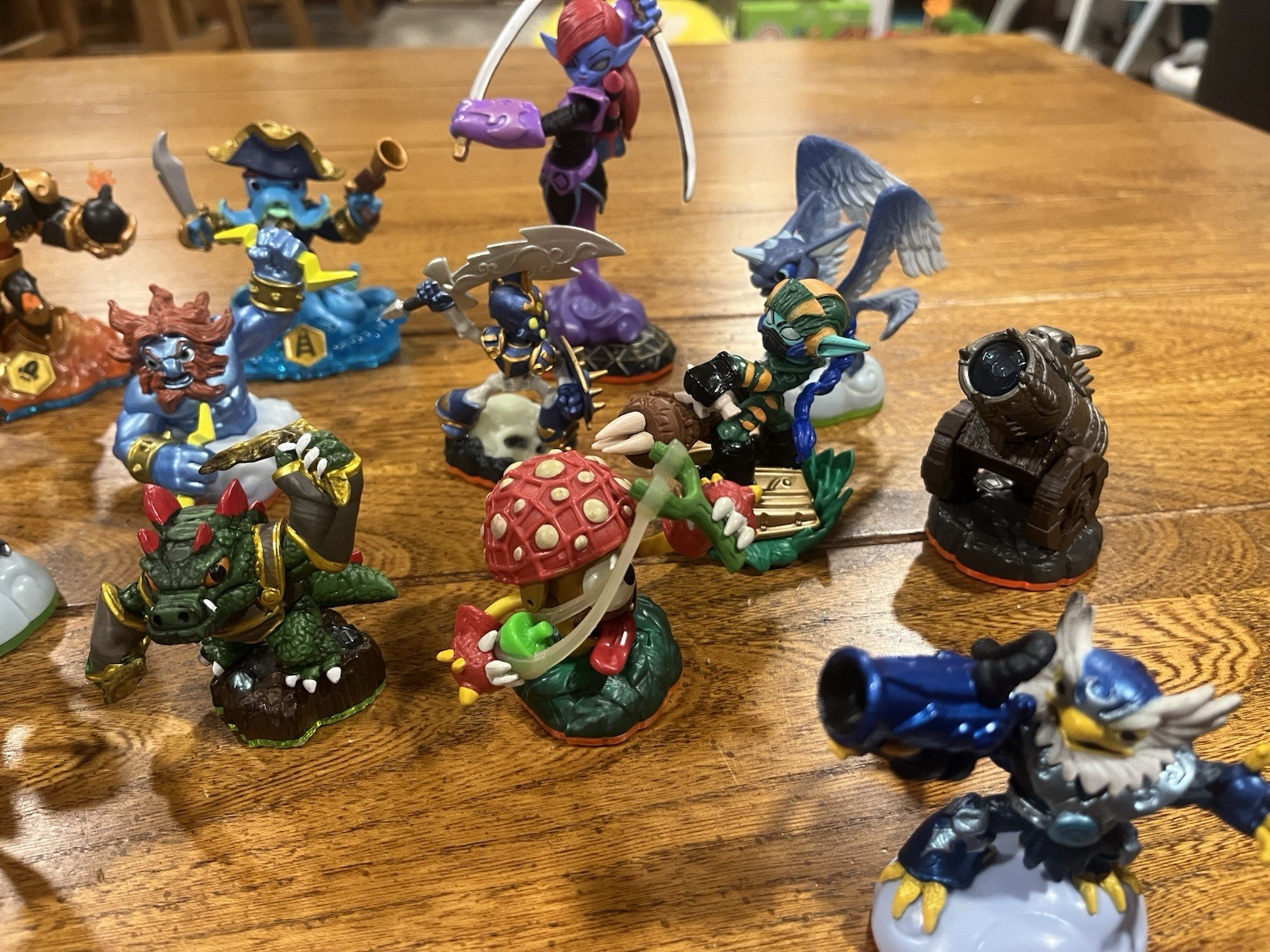 SKYLANDERS Lot of awesome Figures – Activision 2011 2012 – Mixed Lot