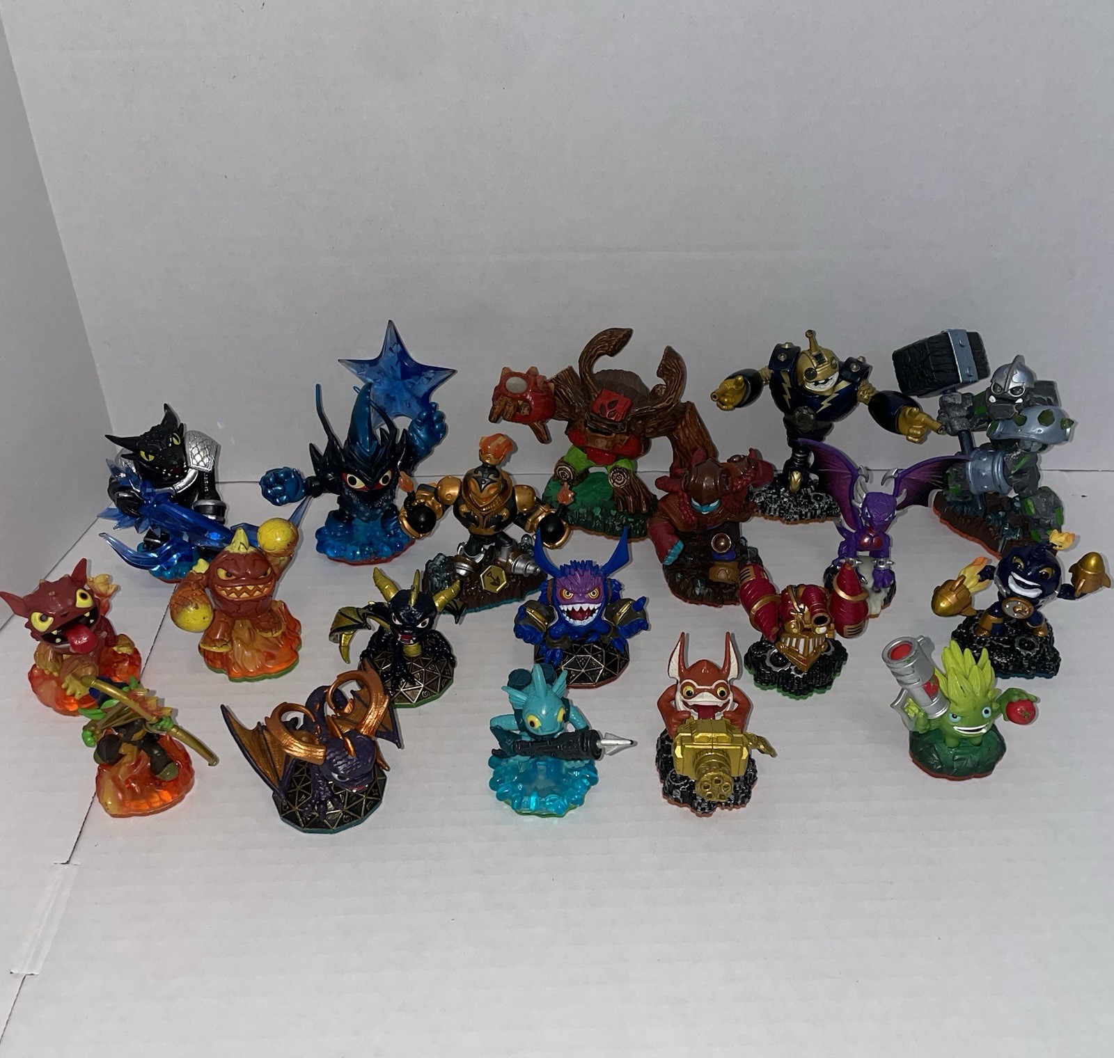 Skylanders Figure Lot Of 19 Trap Team Swap Force Giants Spyros Adventure Tested