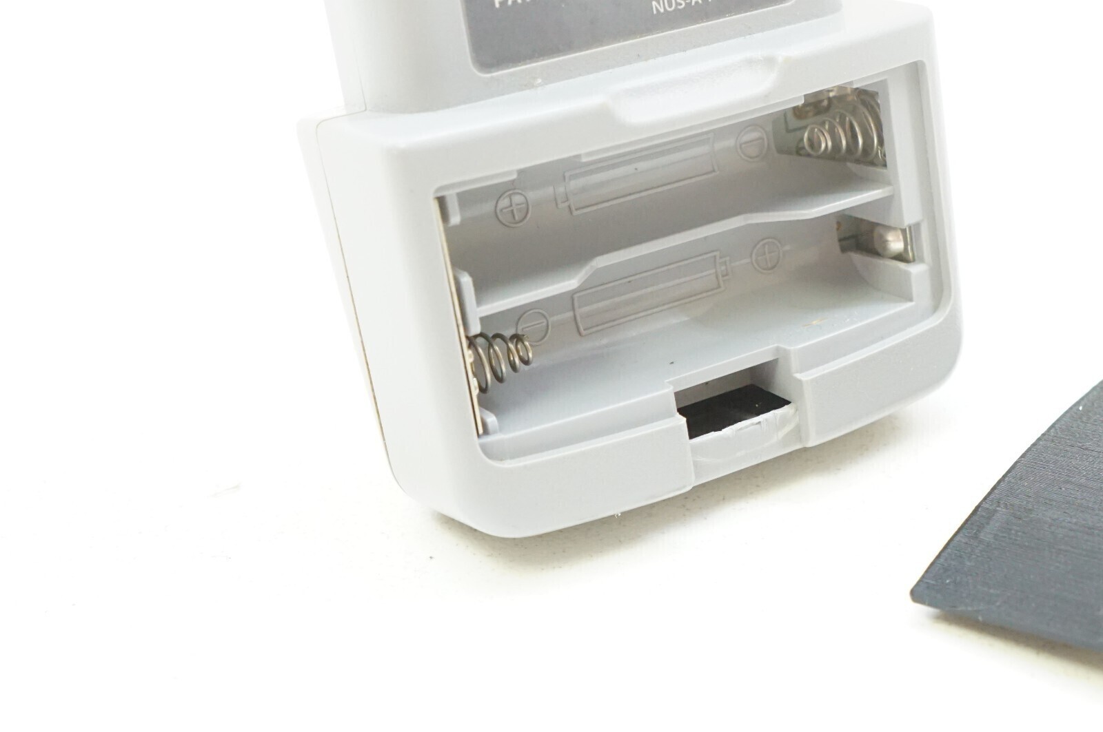Replacement Battery Door Cover Latch for Nintendo Rumble Pak Pack Nintendo 64