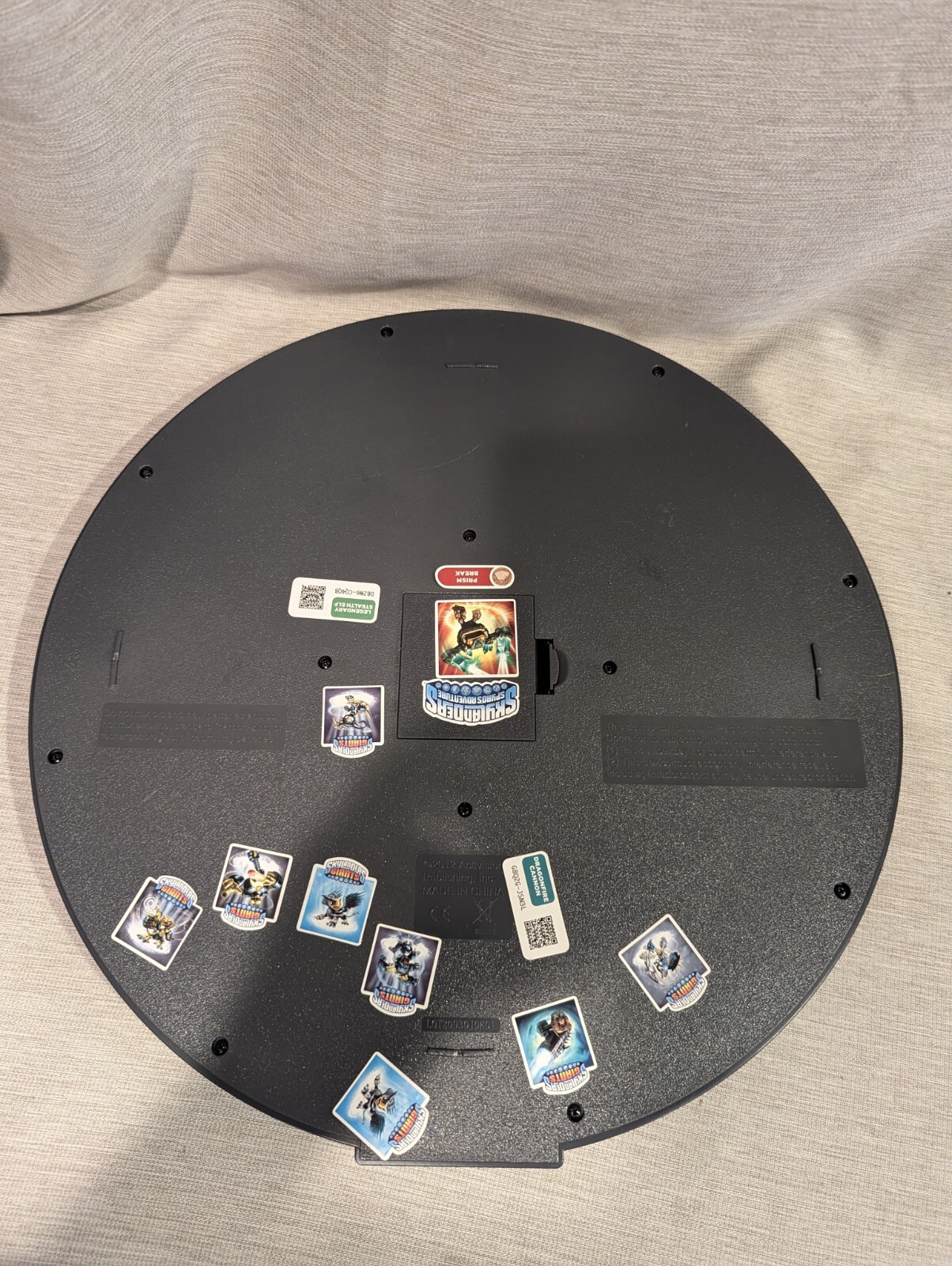 Skylanders Giants Battle Arena Portal Base Holds 16 Action Figures Lights Up 15″