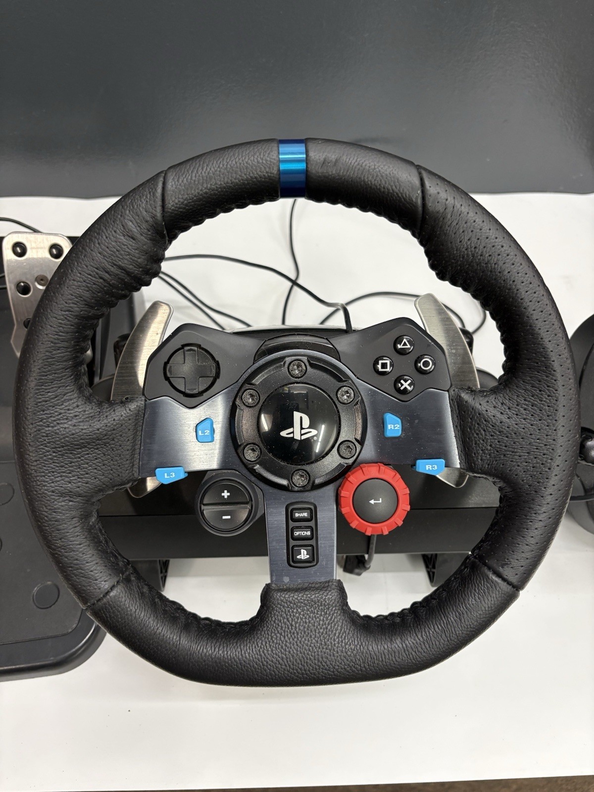 Logitech G29 Driving Force Racing Wheel Pedals Shifter Bundle PS4/3 PC Power on