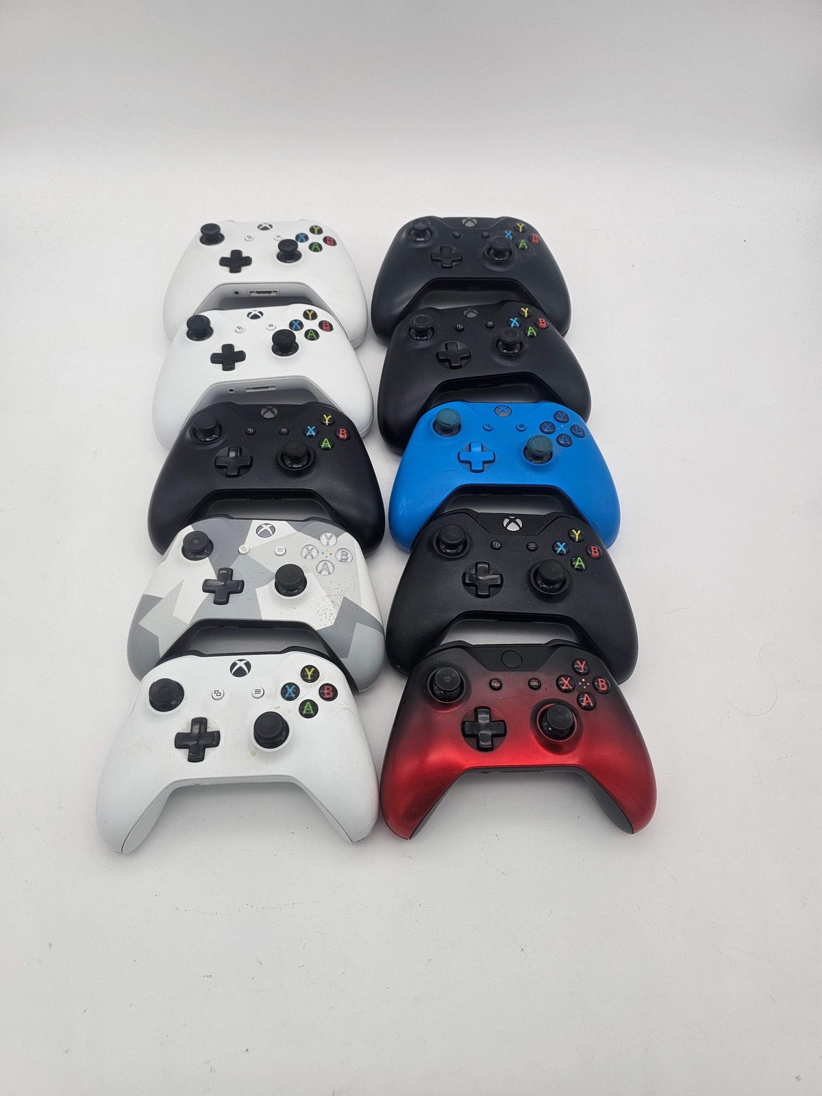 Broken Lot of 10 Microsoft Xbox One Wireless Controllers
