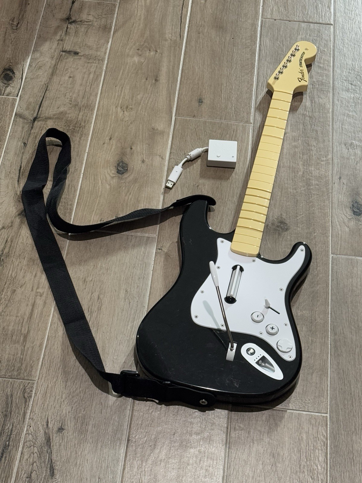 Nintendo Wii Rockband Harmonix Fender *WITH DONGLE* Stratocaster Guitar
