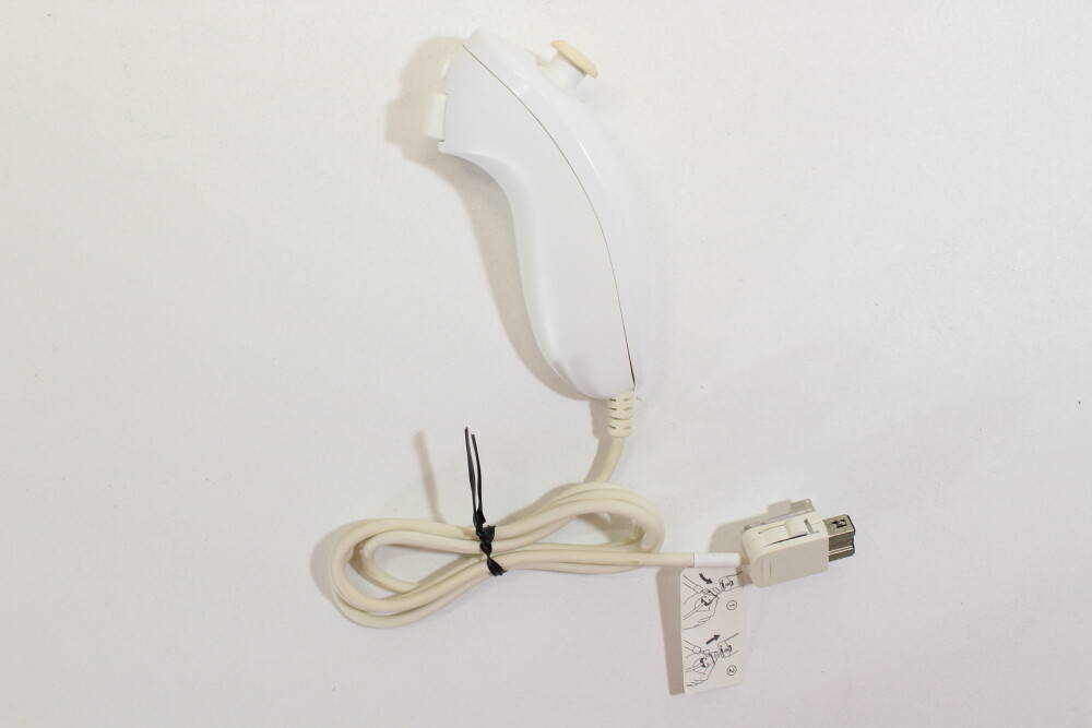 Official OEM Nintendo Wii WHITE Nunchuck Wii U RVL-004 Discolored Import WC017 B