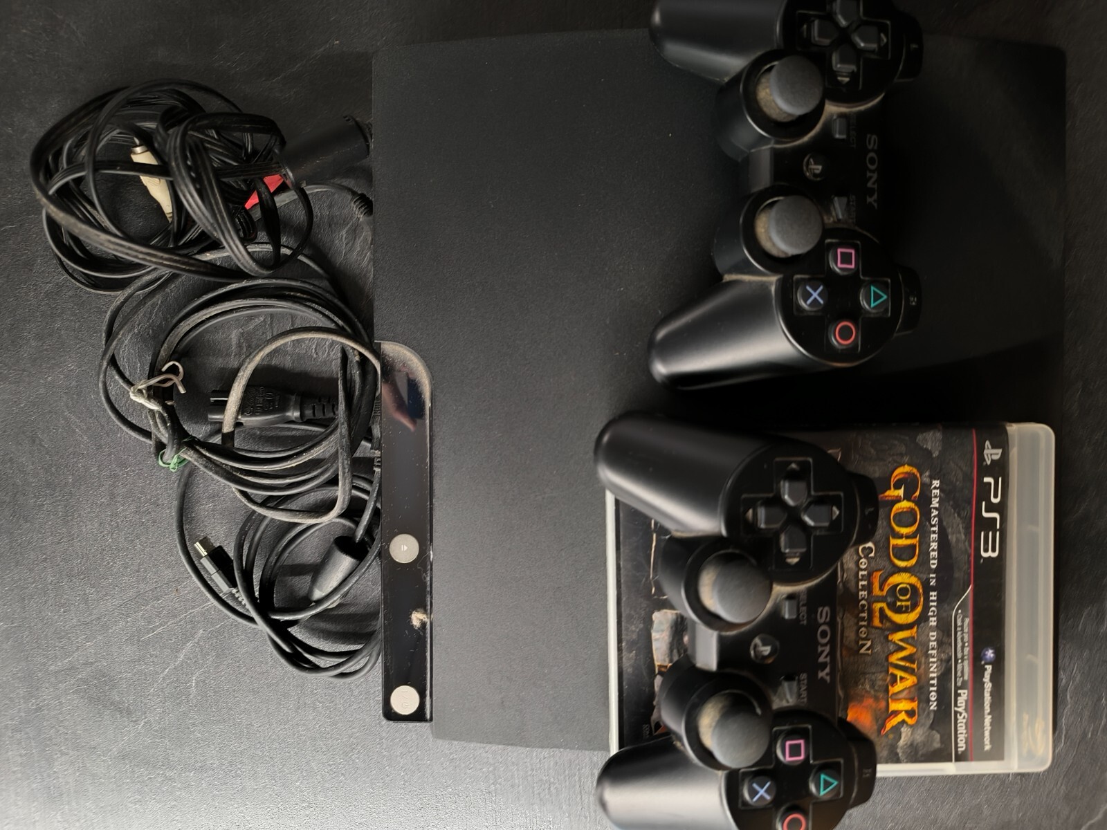 Playstation Slim 3 + 2 Dual Shock Controllers