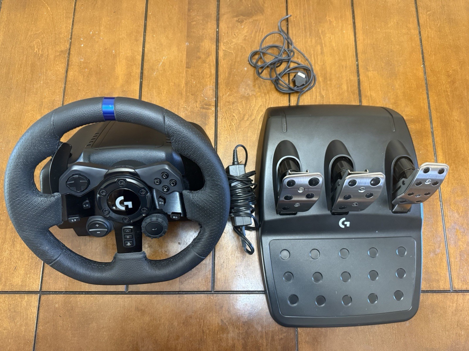 Logitech Racing Wheel w/ Pedals, Wired Black for PS5, Very Slightly Used