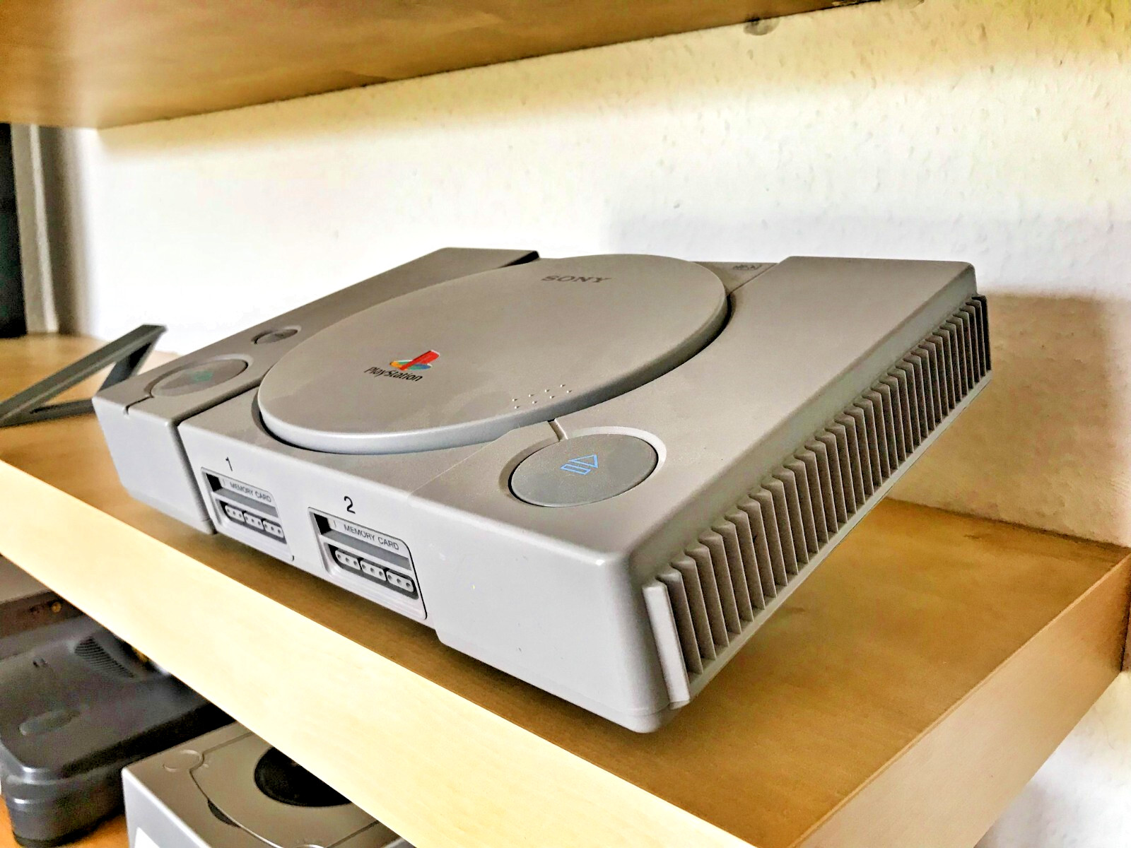 Universal game console stand display