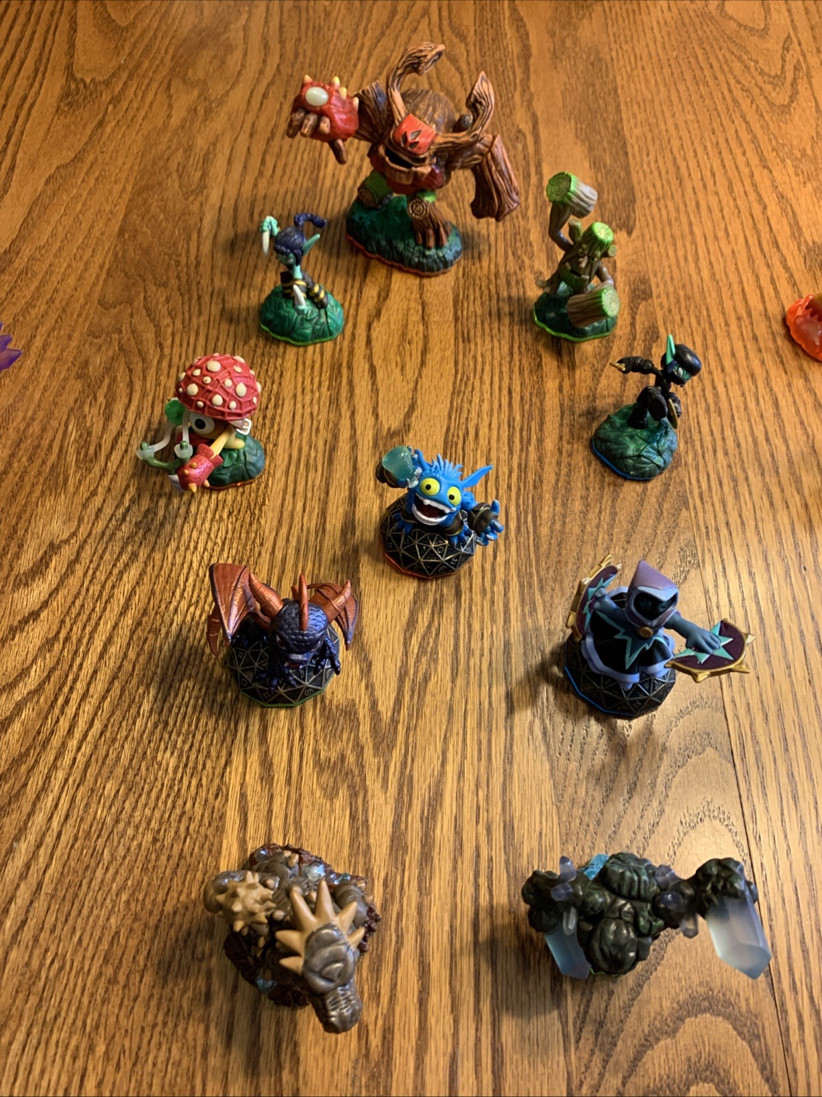 29 SKYLANDERS Figures (Mixed Lot)
