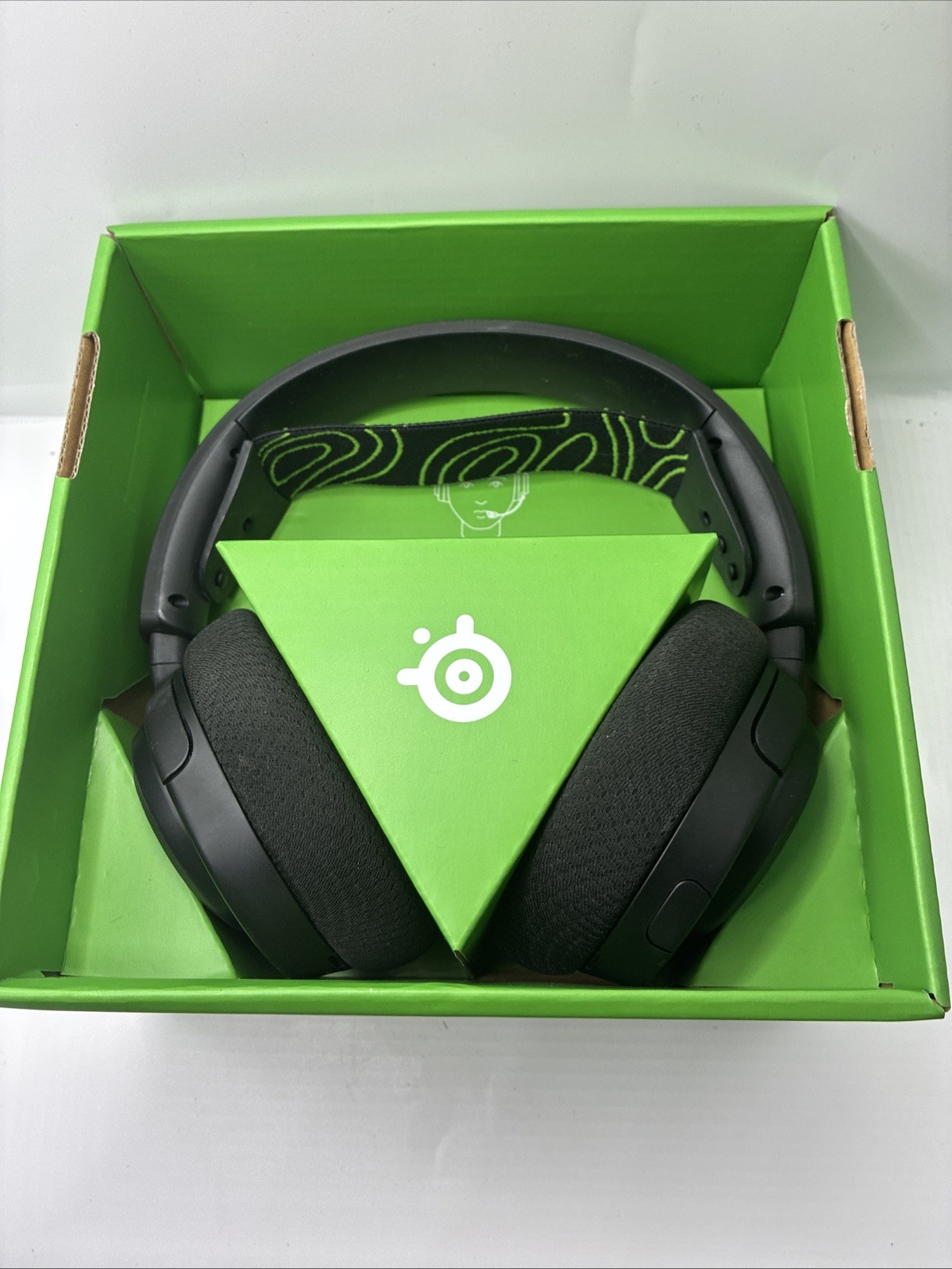 SteelSeries Arctis Nova 5X Wireless Xbox/PC Headset Bluetooth USB-C Mic Black