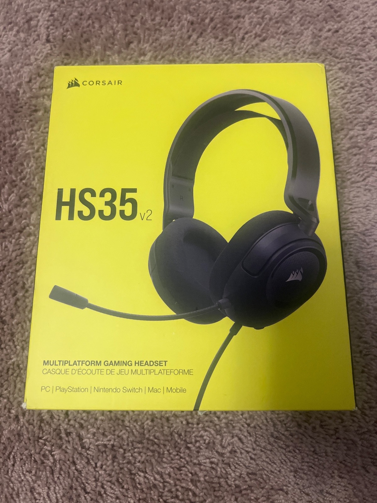 Corsair HS35 v3 Wired Gaming Headset with Mic – PC/PS5/PS4/Switch/Xbox/Mac, Ligh