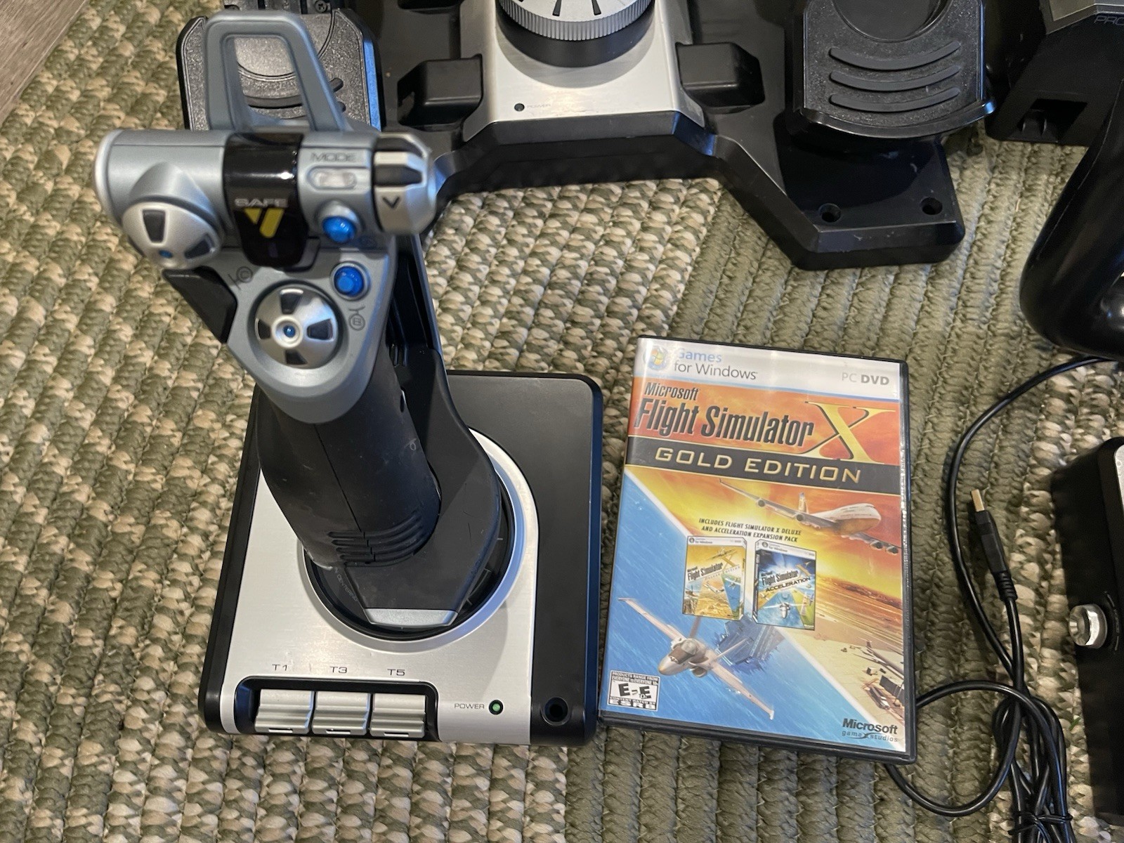 Logitech G Pro Flight Yolk System Rudder Pedals Throttle X52 Saitek VR Gaming