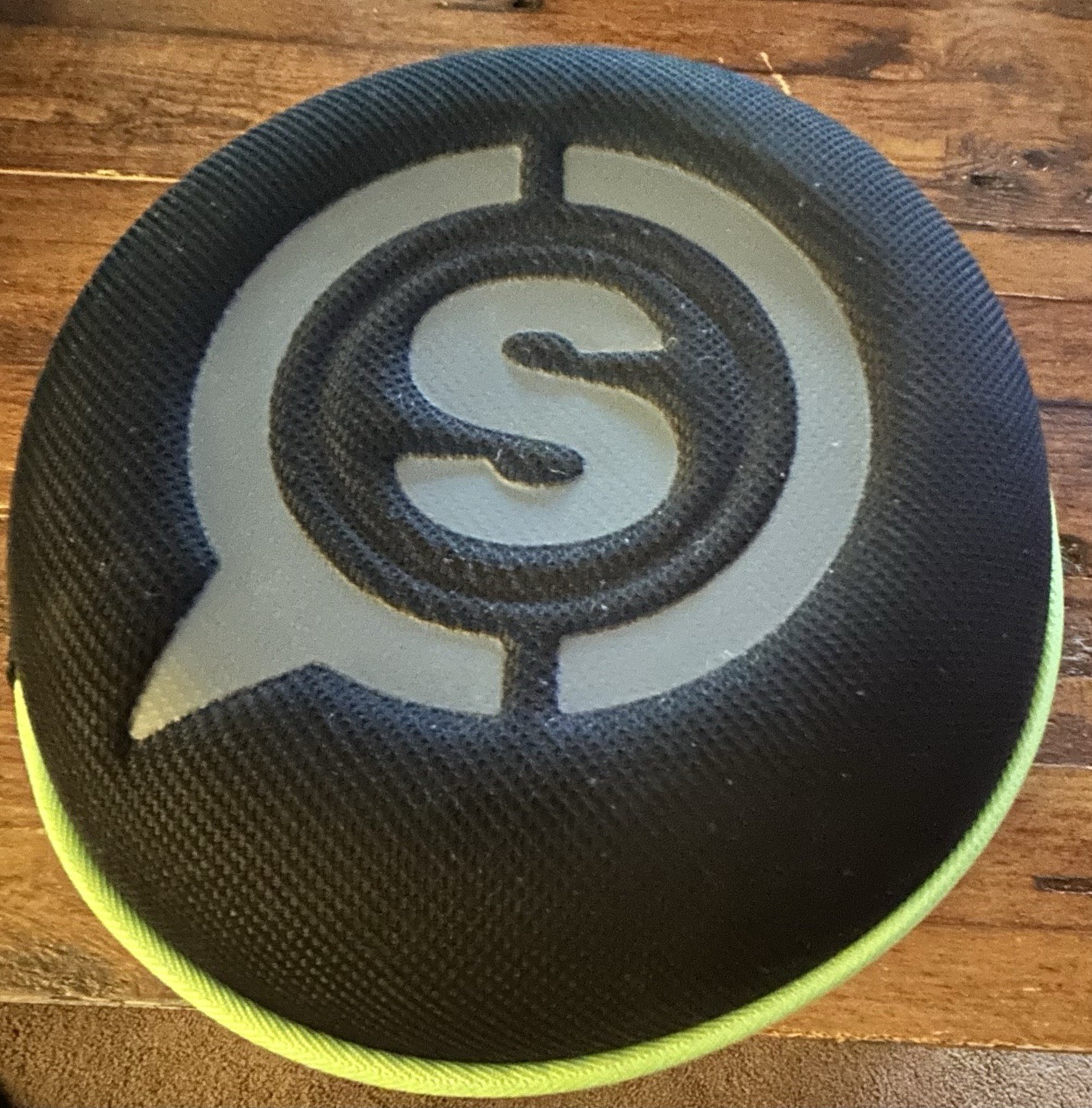 SCUF Oval Black And Green Carrying Case 7” Circumference