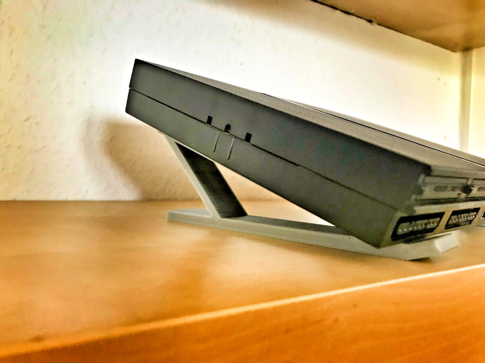Universal game console stand display