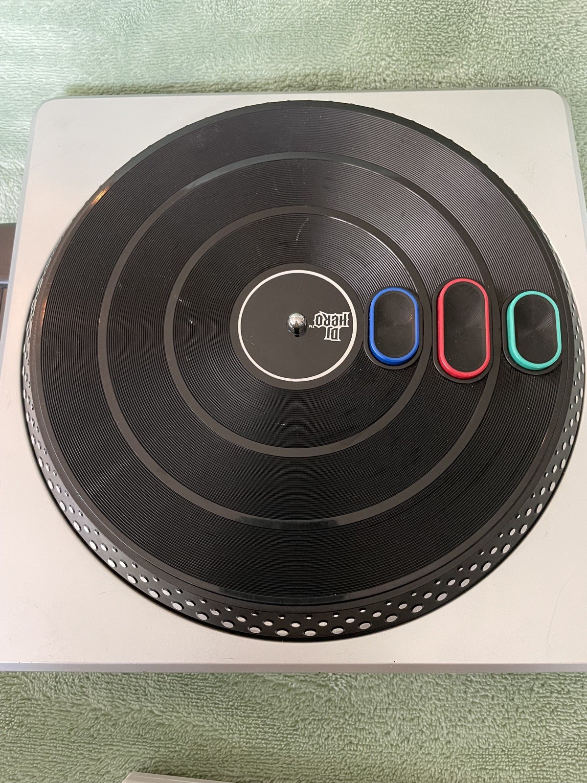 DJ Hero Game Wii and Silver Wireless Turntable replacement part