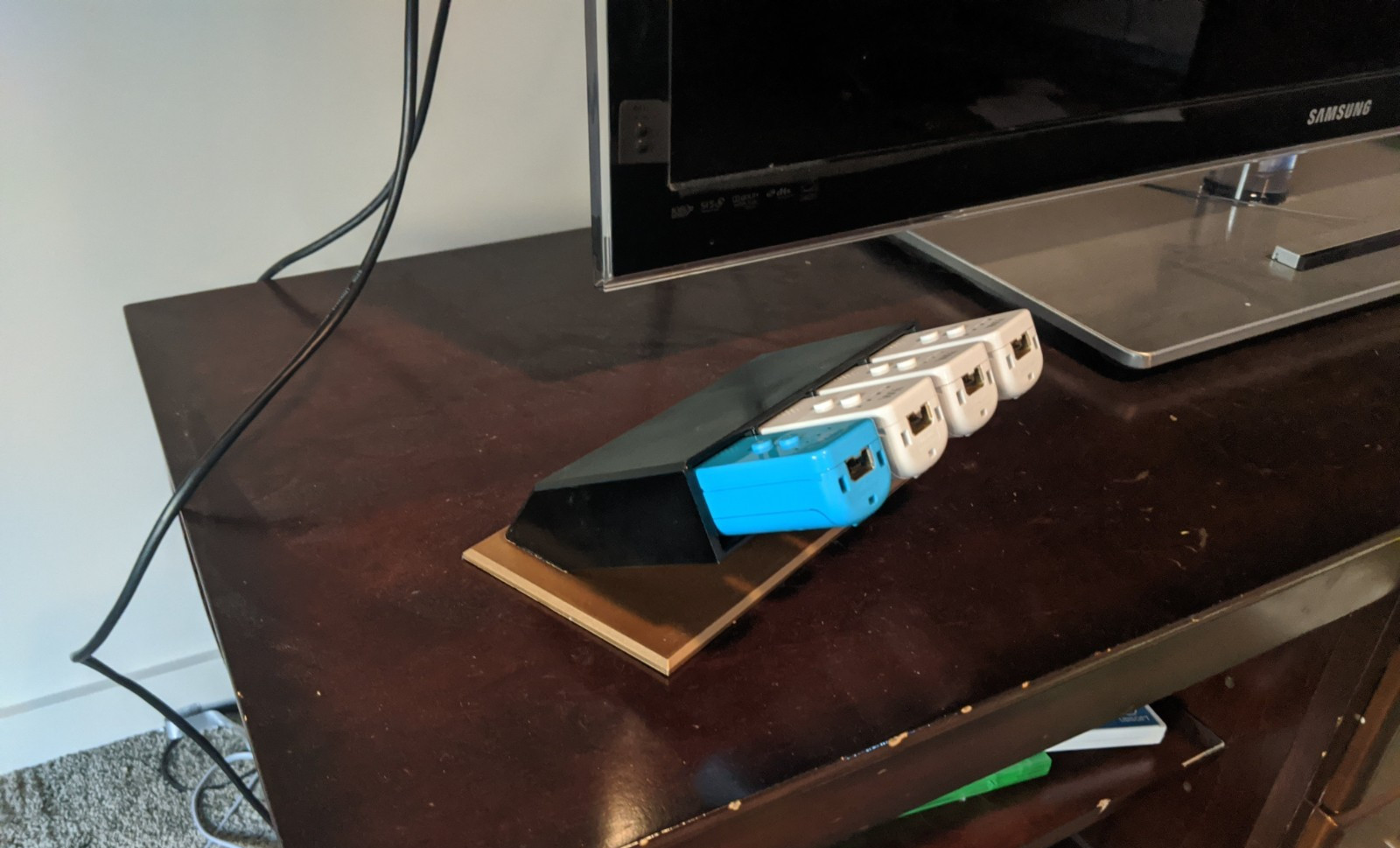 Nintendo Wii Controller Holder Stand