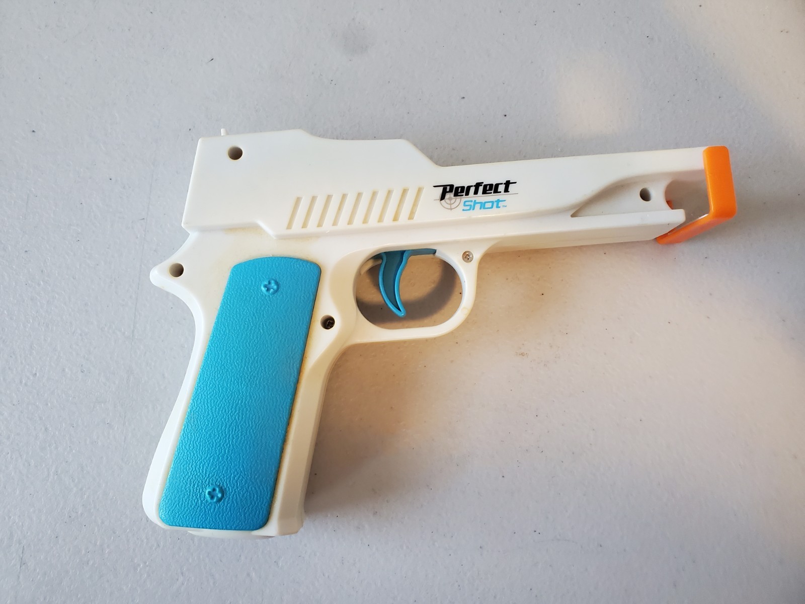Nylon Perfect Shot Pistol Gun Controller For Nintendo Wii, w/ Orange Clip Used