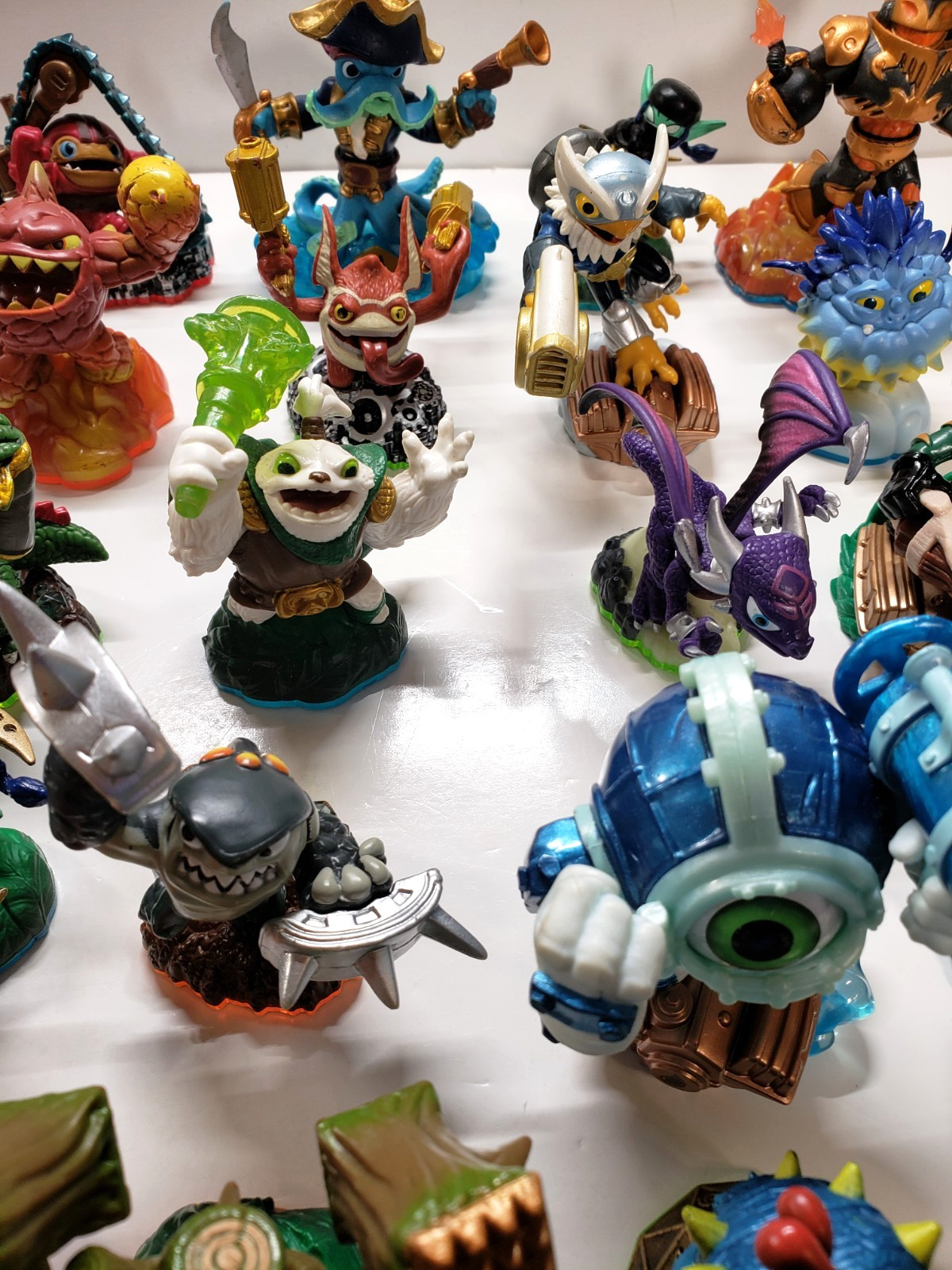 Skylanders Lot of 42 Figures – Superchargers Spyro’s Adventure Giants Swap Force