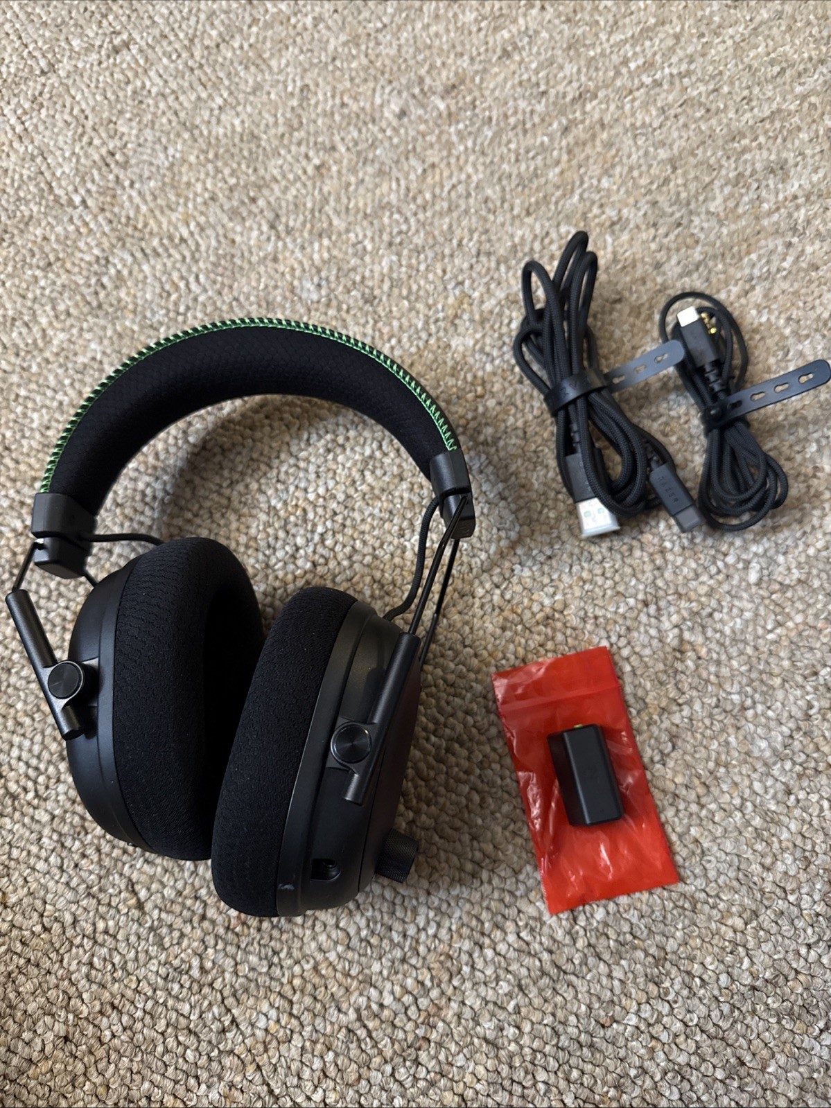Razer BlackShark V3 Pro Wireless ANC Gaming Headset for Xbox Black READ