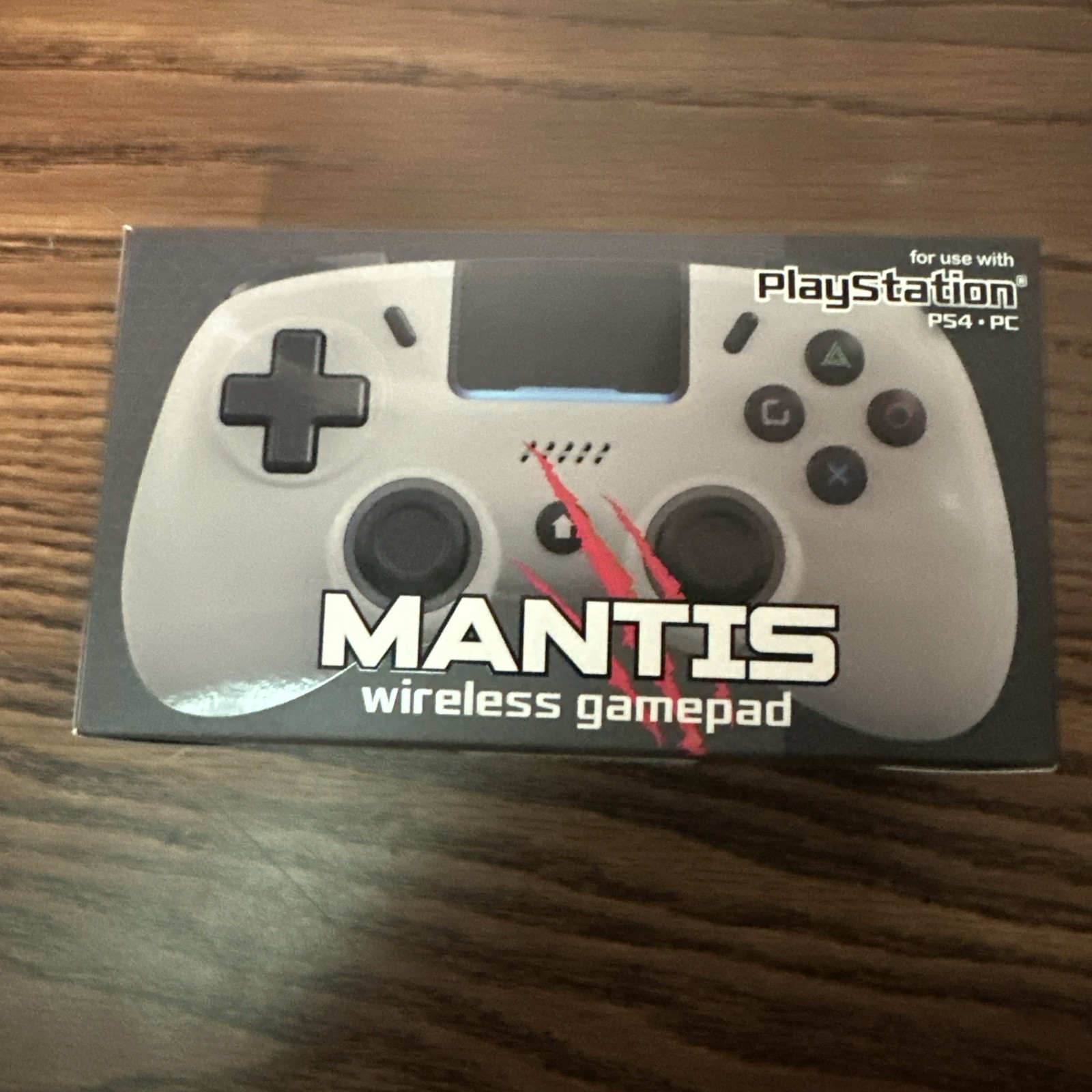 Retro Fighters Mantis PS4/PC Bluetooth Wireless Mini Controller – Gray