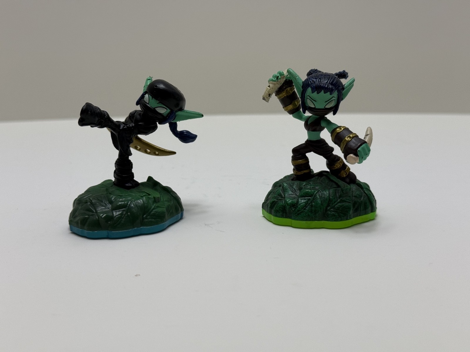 Skylanders Stealth Elf Figures – Spyro’s Adventure & Ninja Stealth Elf (DAMAGED)