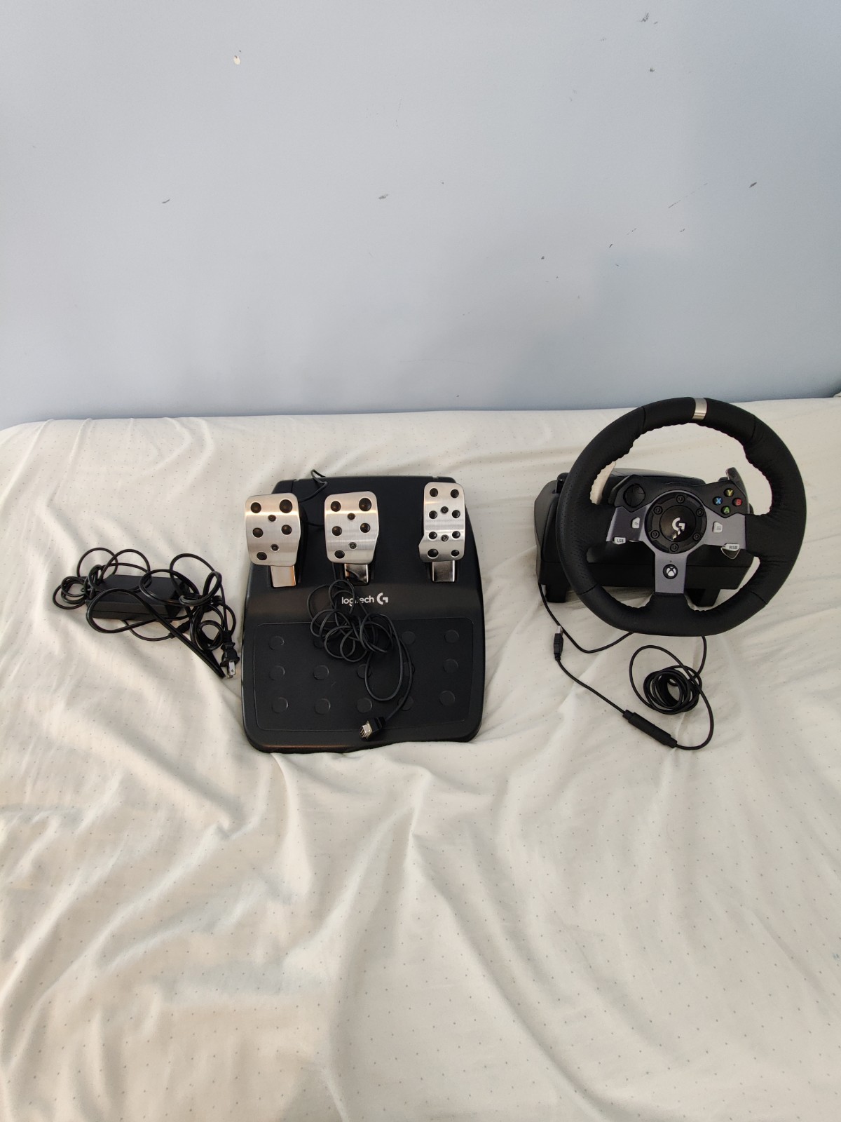Logitech G920 Driving Force Racing Wheel Black, Compatible with Xbox One