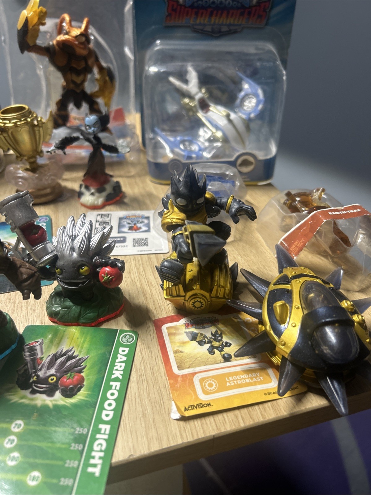 SKYLANDERS GIANTS, SUPERCHARGERS, SPYROS ADVENTURE LOT OF 8