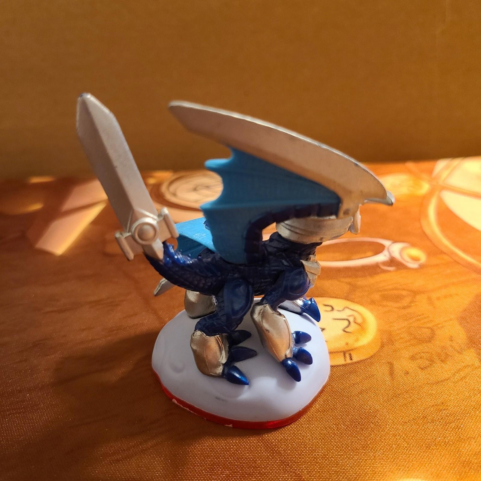Blades Skylanders Trap Team Air Element Figure Blue Dragon Sword Tested Wii PS4