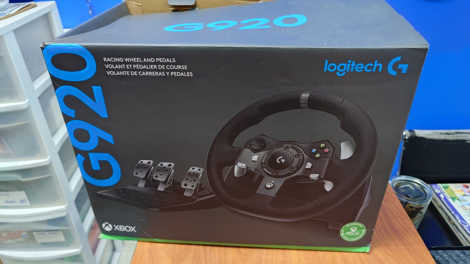 Logitech G923 TRUEFORCE Racing Wheel & Pedals – Xbox Series X/One, Force Feedba…