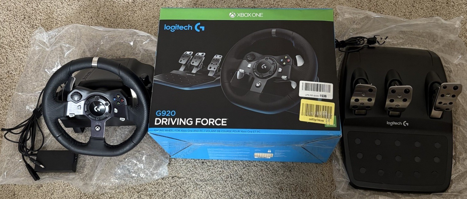 Logitech G920 Driving Force Racing Wheel & Pedals Xbox One and PC (941-000121)