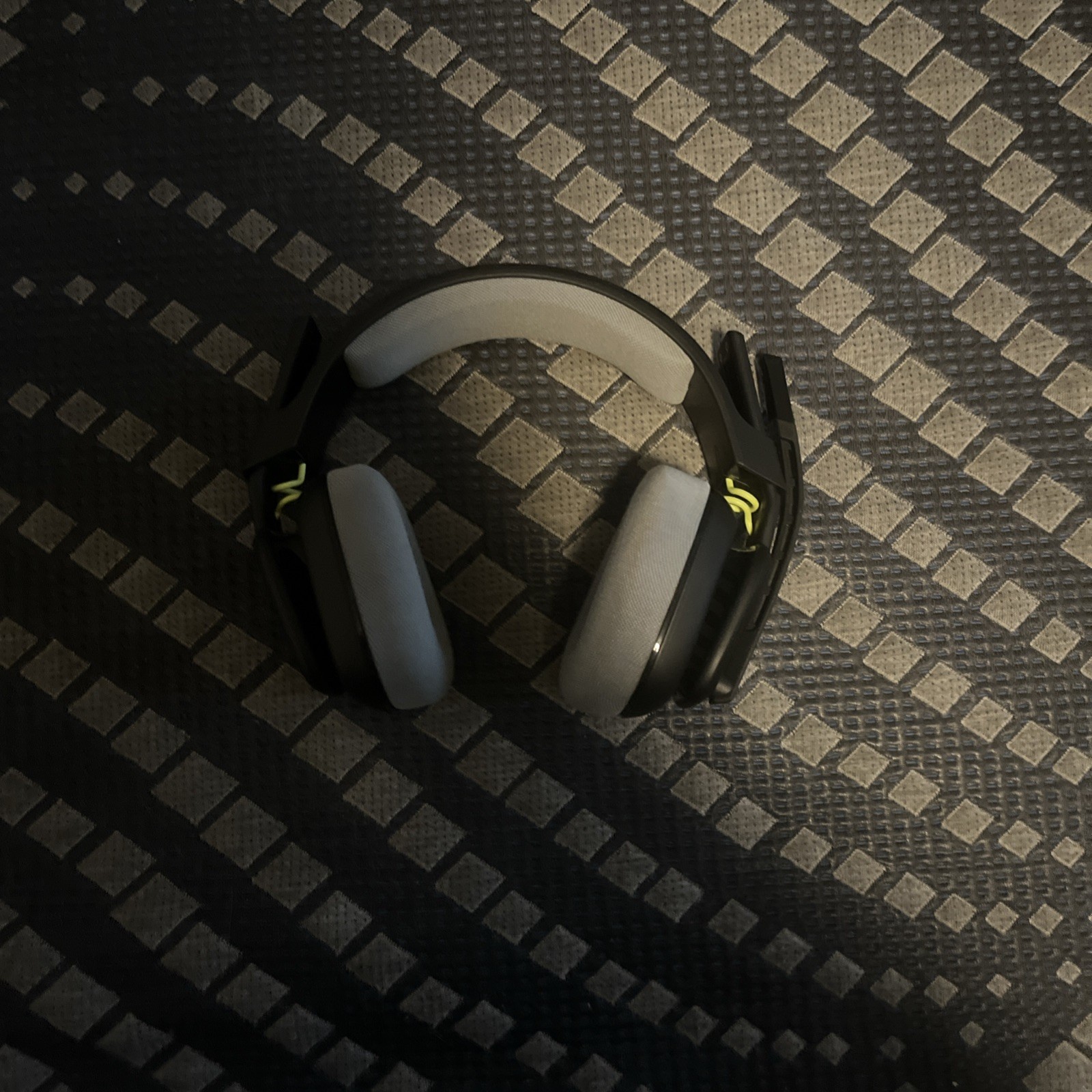 Astro A10 Ear-Cup Headsets – Black (939-002055)