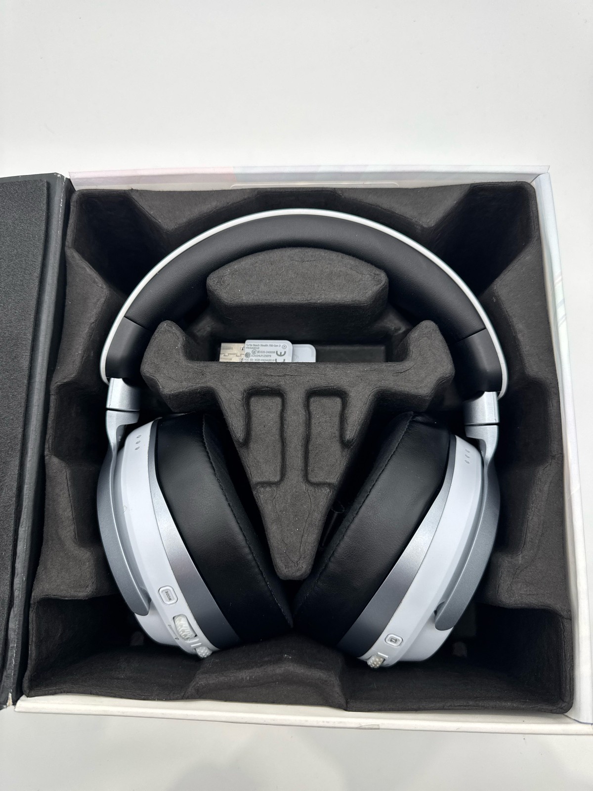 Turtle Beach Stealth 700 Gen 3 Wireless Gaming Headset Bluetooth PS5 White
