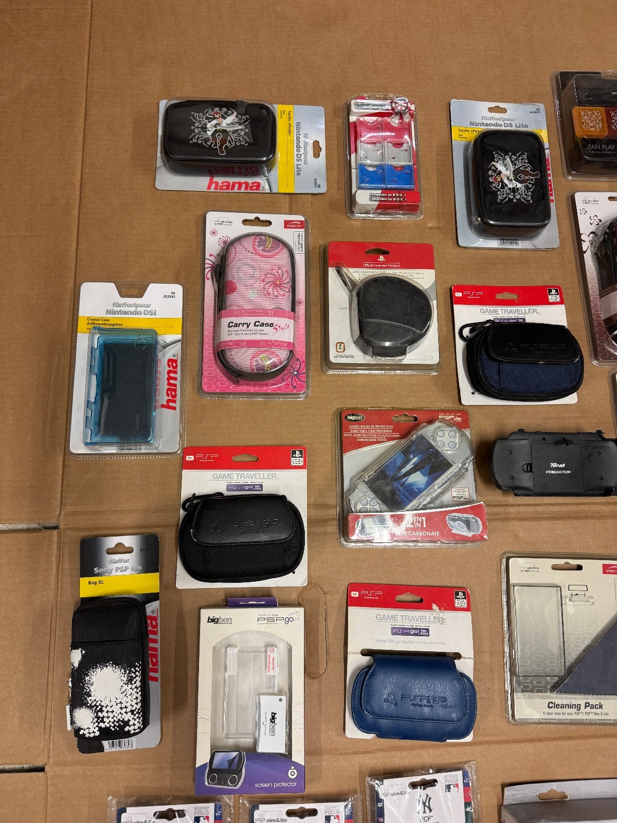MEGA Retro Bundle Sony PSP, Nintendo DS, 3DS XL Bags Cases Clean NEW!