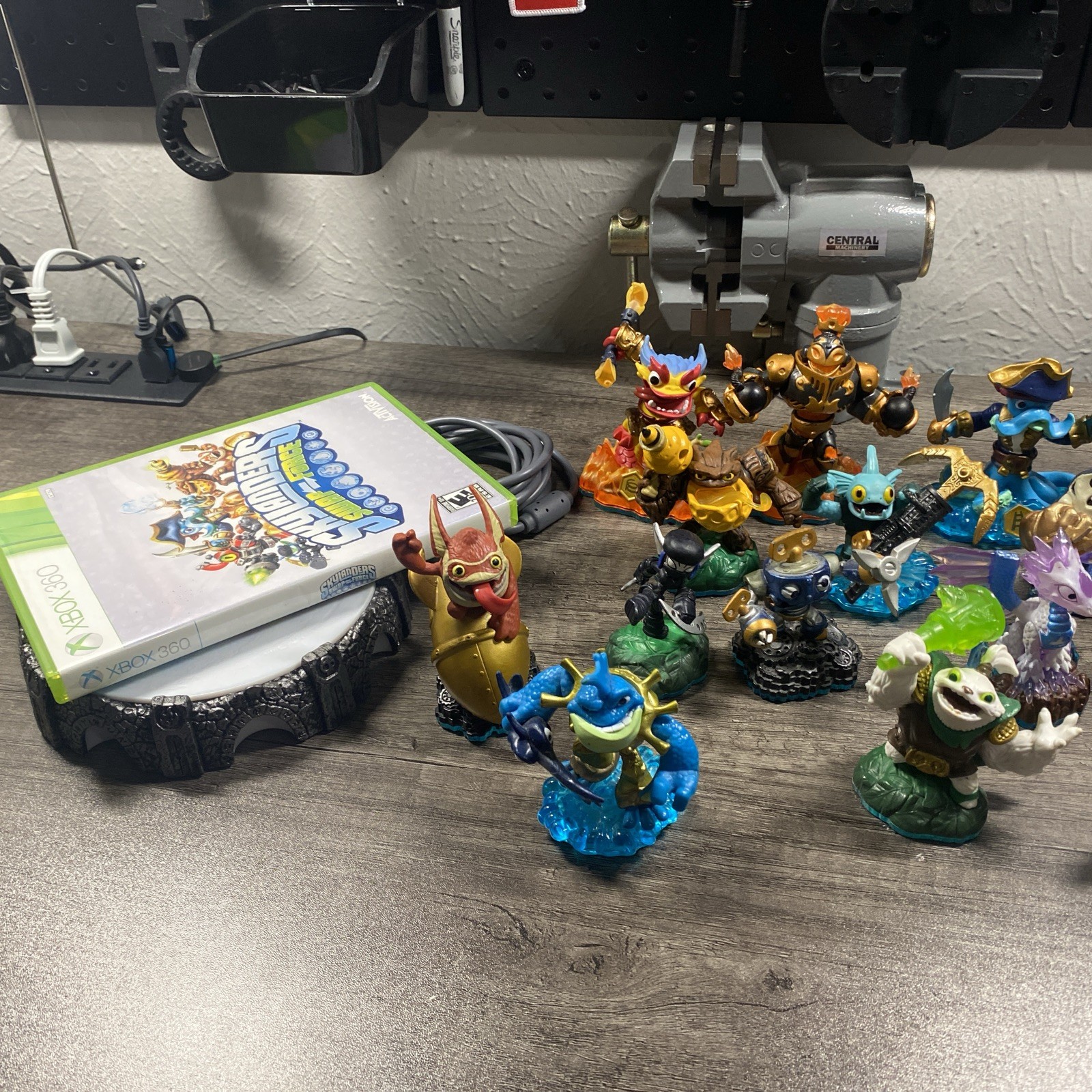 Skylanders Swap Force Lot Of 23 Figures & Portal & Game Xbox 360 Tested Spyro