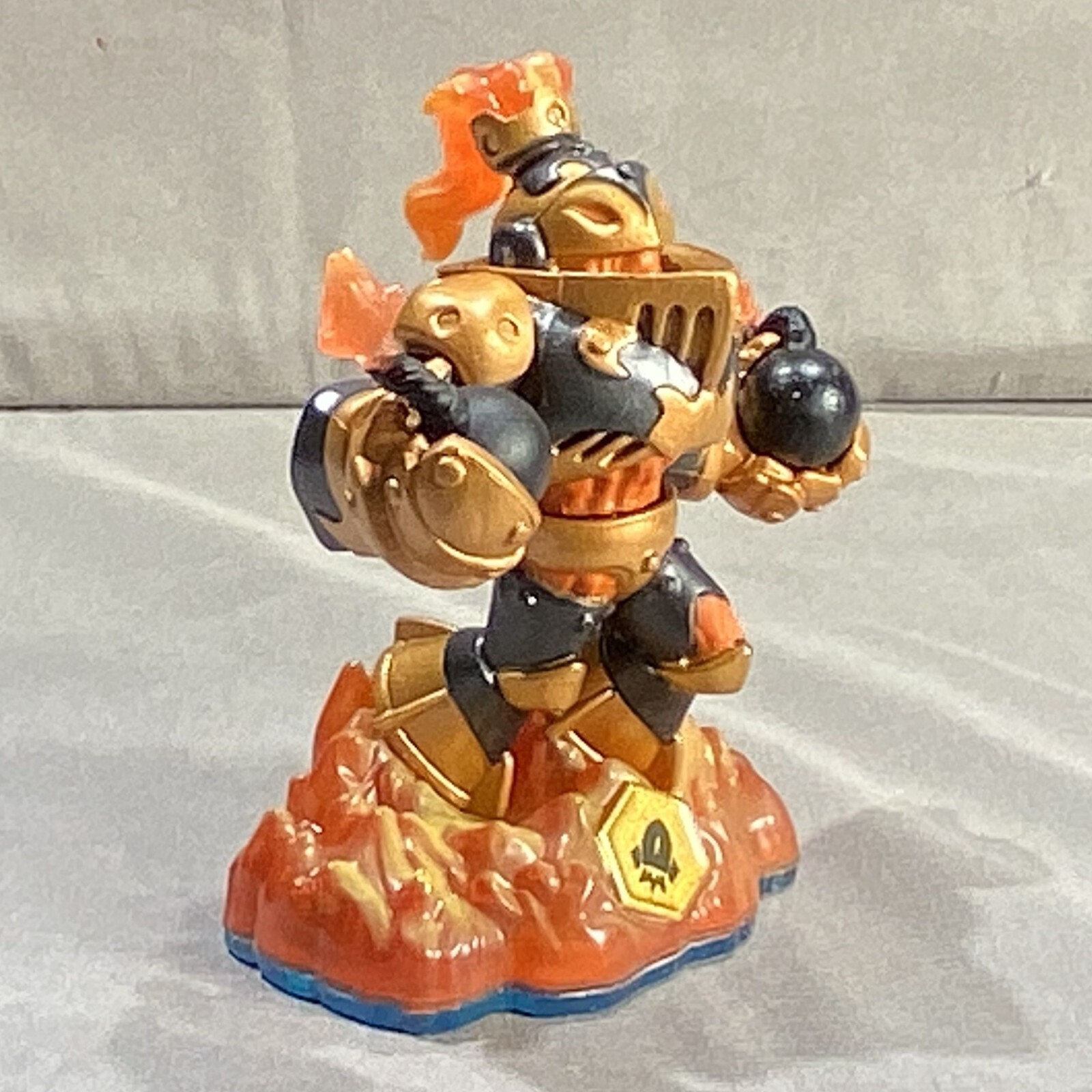 SKYLANDERS SWAP FORCE – SWAPPABLE Blast Zone – Fire Element – Loose w Card