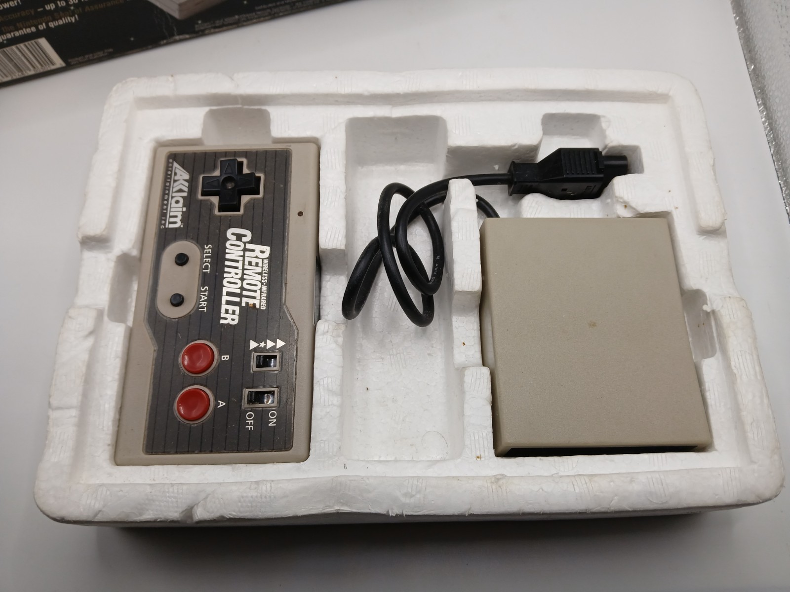 Vintage: Nintendo Wireless Infrared Remote Controller in Box. Tested. Works