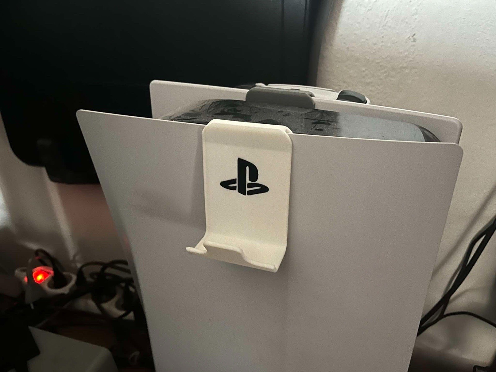PlayStation 5 single controller mount holder