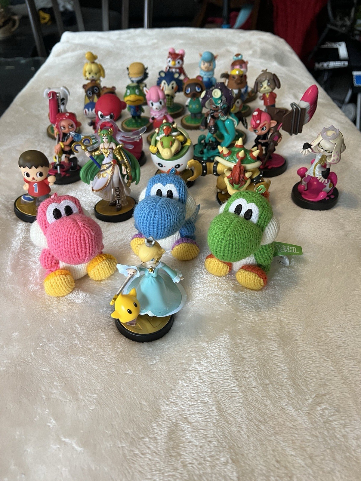 Huge Lot of Amiibo & Collectibles- Super Smash Bros, Yoshi Woolly World & More!