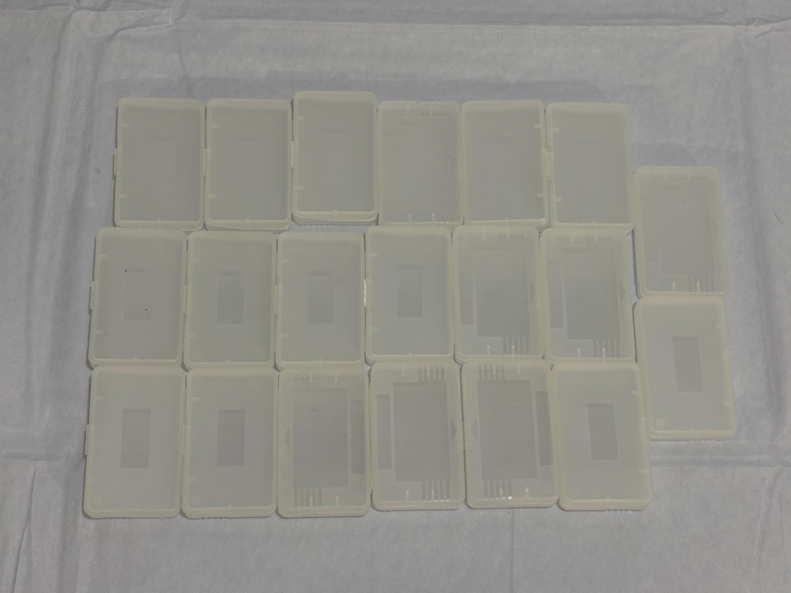 UNBRANDED Nintendo GB & GBC Plastic Gaming Console Cartridges Dust Cover Lot