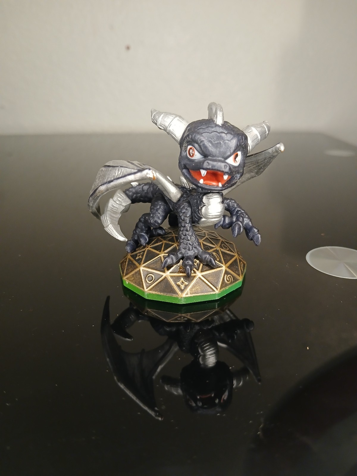 Skylanders Spyros Adventure Dark Spyro Activision Dragon Figure Silver