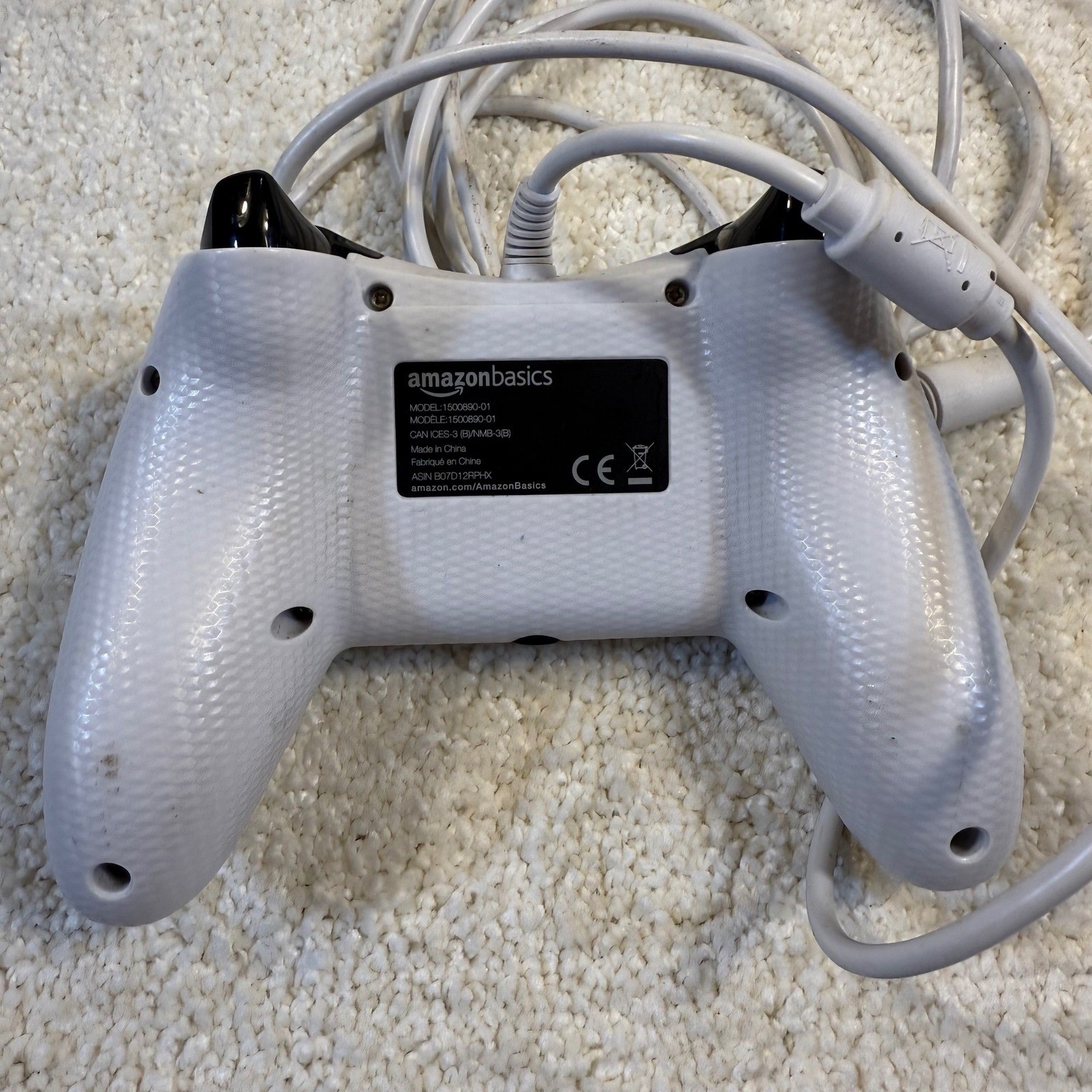 Amazon Basics Wired Game Controller White Gaming Pad UNTESTED