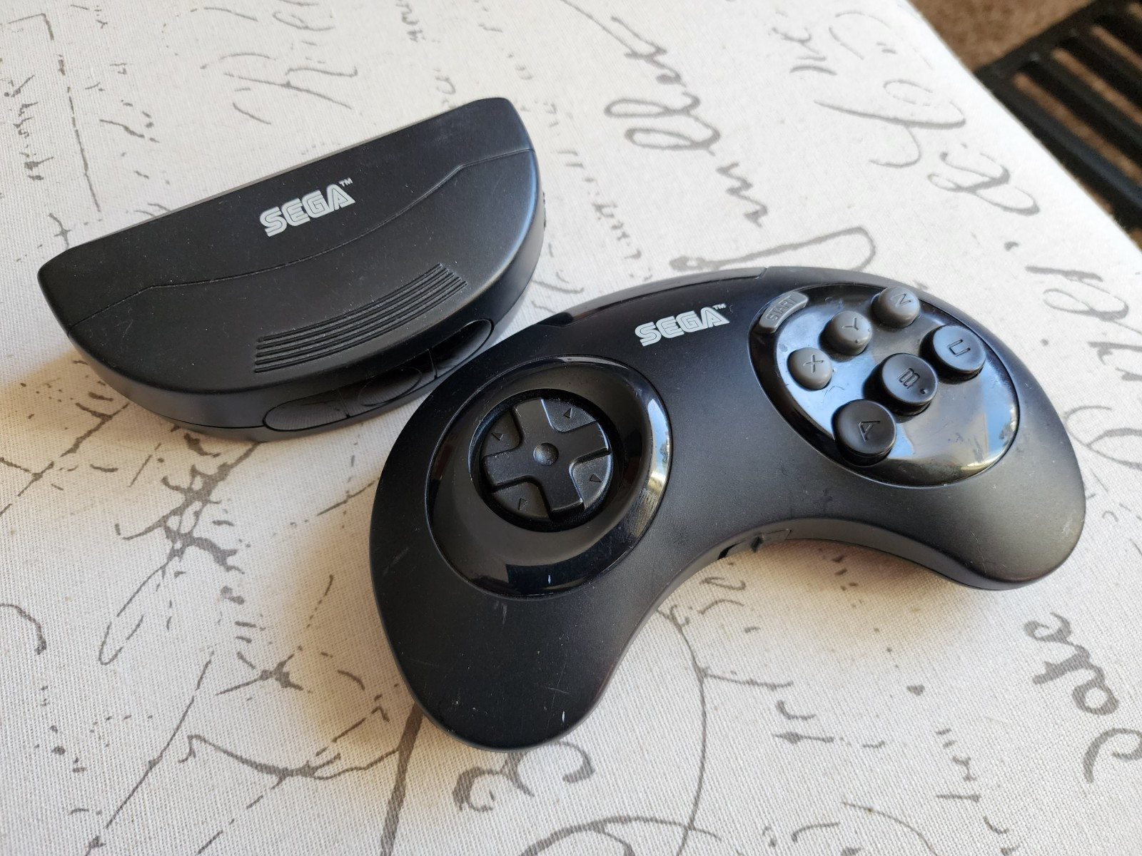 Sega Genesis Wireless Receiver and controller Mk-1648