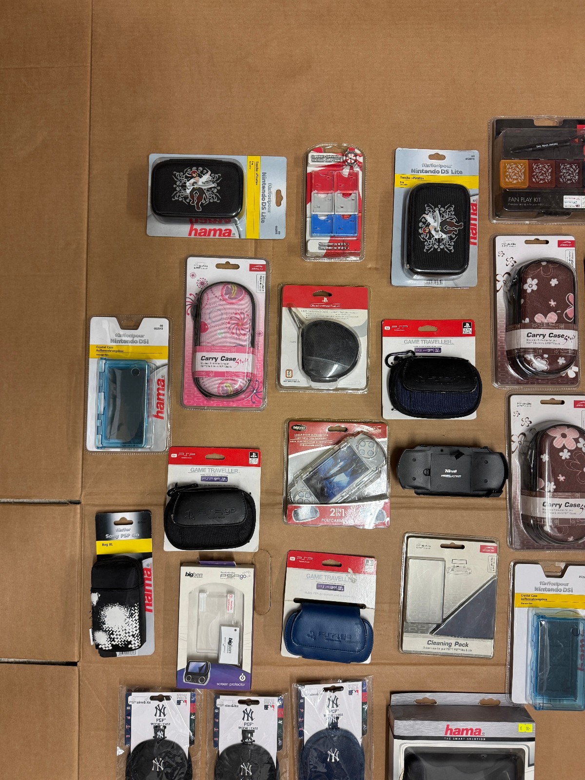 MEGA Retro Bundle Sony PSP, Nintendo DS, 3DS XL Bags Cases Clean NEW!