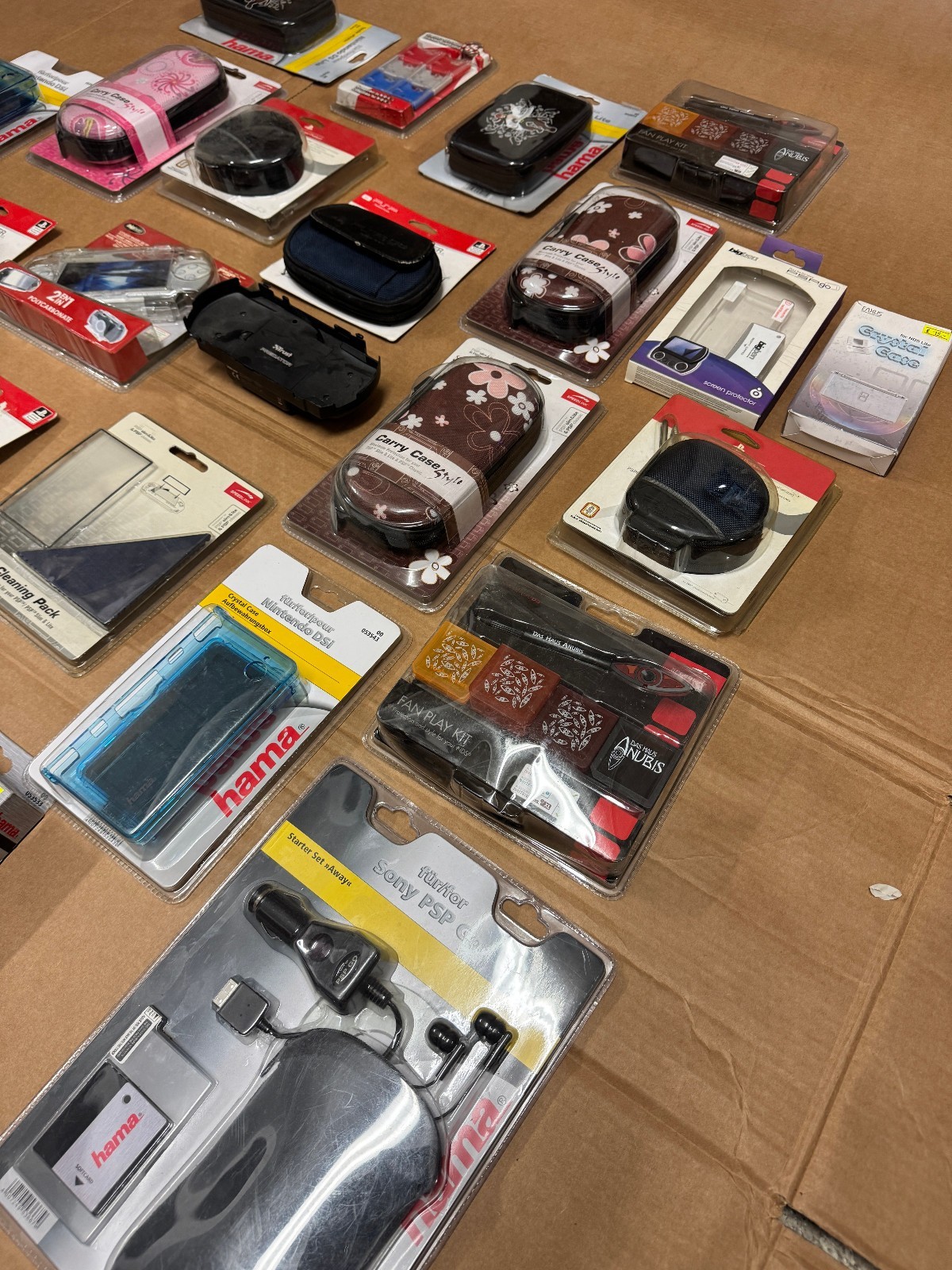 MEGA Retro Bundle Sony PSP, Nintendo DS, 3DS XL Bags Cases Clean NEW!