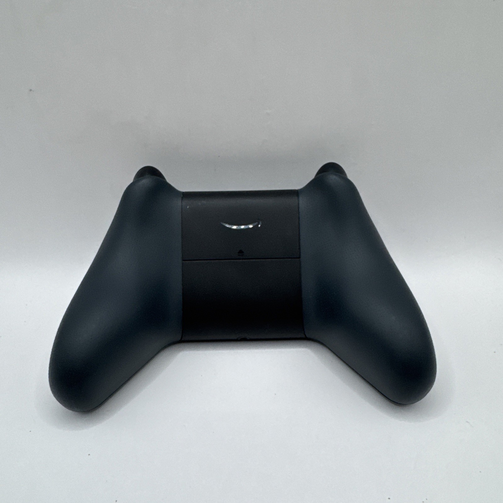 Amazon T28B69 Luna Multi Platform Wireless Gaming Controller Black Pre Owned